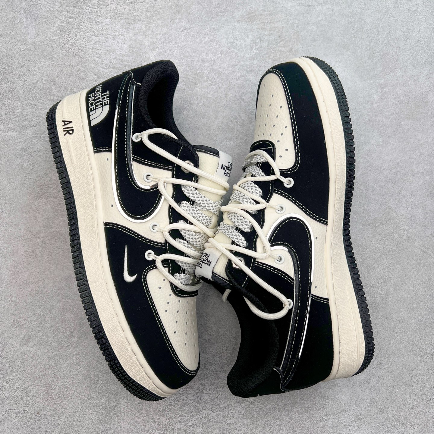 图片[3]-NK Air Force 1´07 Low 空军一号低帮百搭休闲运动板鞋 SJ1198-101 柔软、弹性十足的缓震性能和出色的中底设计 横跨复古与现代的外型结合 造就出风靡全球 三十多年的Force 1 直到今天还深受青睐 实拍调校N版已经零色差零失真 百分百还原实物色彩所见即所得 不存在货不对板色差等低级问题 选购参考实物拍摄 不混卖不参货 只用心做好货严格选品 承诺混一赔十 尺码：36 36.5 37.5 38 38.5 39 40 40.5 41 42 42.5 43 44 44.5 45 46-选品中心