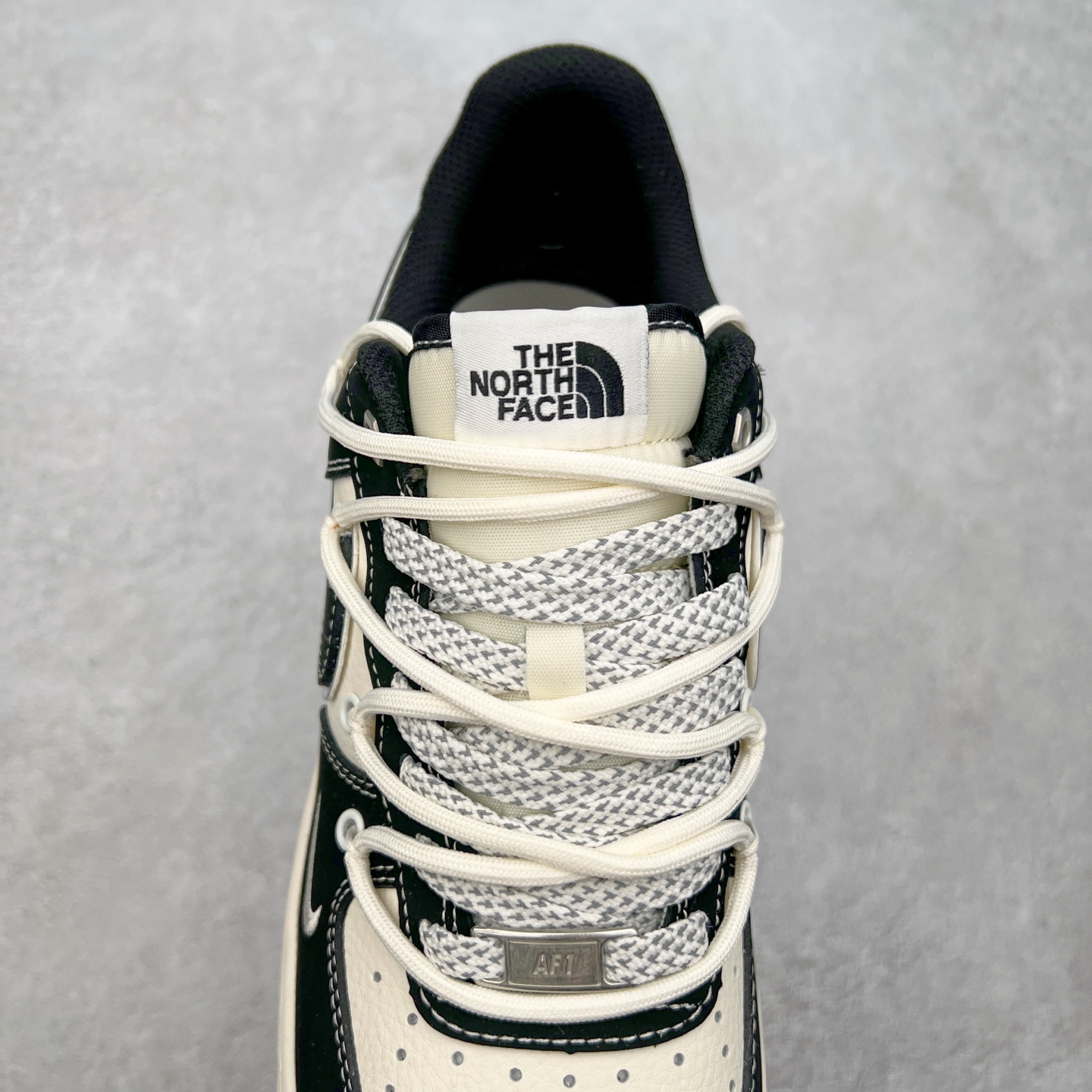 图片[5]-NK Air Force 1´07 Low 空军一号低帮百搭休闲运动板鞋 SJ1198-101 柔软、弹性十足的缓震性能和出色的中底设计 横跨复古与现代的外型结合 造就出风靡全球 三十多年的Force 1 直到今天还深受青睐 实拍调校N版已经零色差零失真 百分百还原实物色彩所见即所得 不存在货不对板色差等低级问题 选购参考实物拍摄 不混卖不参货 只用心做好货严格选品 承诺混一赔十 尺码：36 36.5 37.5 38 38.5 39 40 40.5 41 42 42.5 43 44 44.5 45 46-选品中心