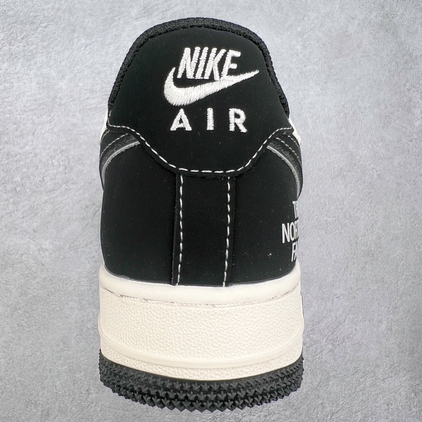 图片[8]-NK Air Force 1´07 Low 空军一号低帮百搭休闲运动板鞋 SJ1198-101 柔软、弹性十足的缓震性能和出色的中底设计 横跨复古与现代的外型结合 造就出风靡全球 三十多年的Force 1 直到今天还深受青睐 实拍调校N版已经零色差零失真 百分百还原实物色彩所见即所得 不存在货不对板色差等低级问题 选购参考实物拍摄 不混卖不参货 只用心做好货严格选品 承诺混一赔十 尺码：36 36.5 37.5 38 38.5 39 40 40.5 41 42 42.5 43 44 44.5 45 46-选品中心