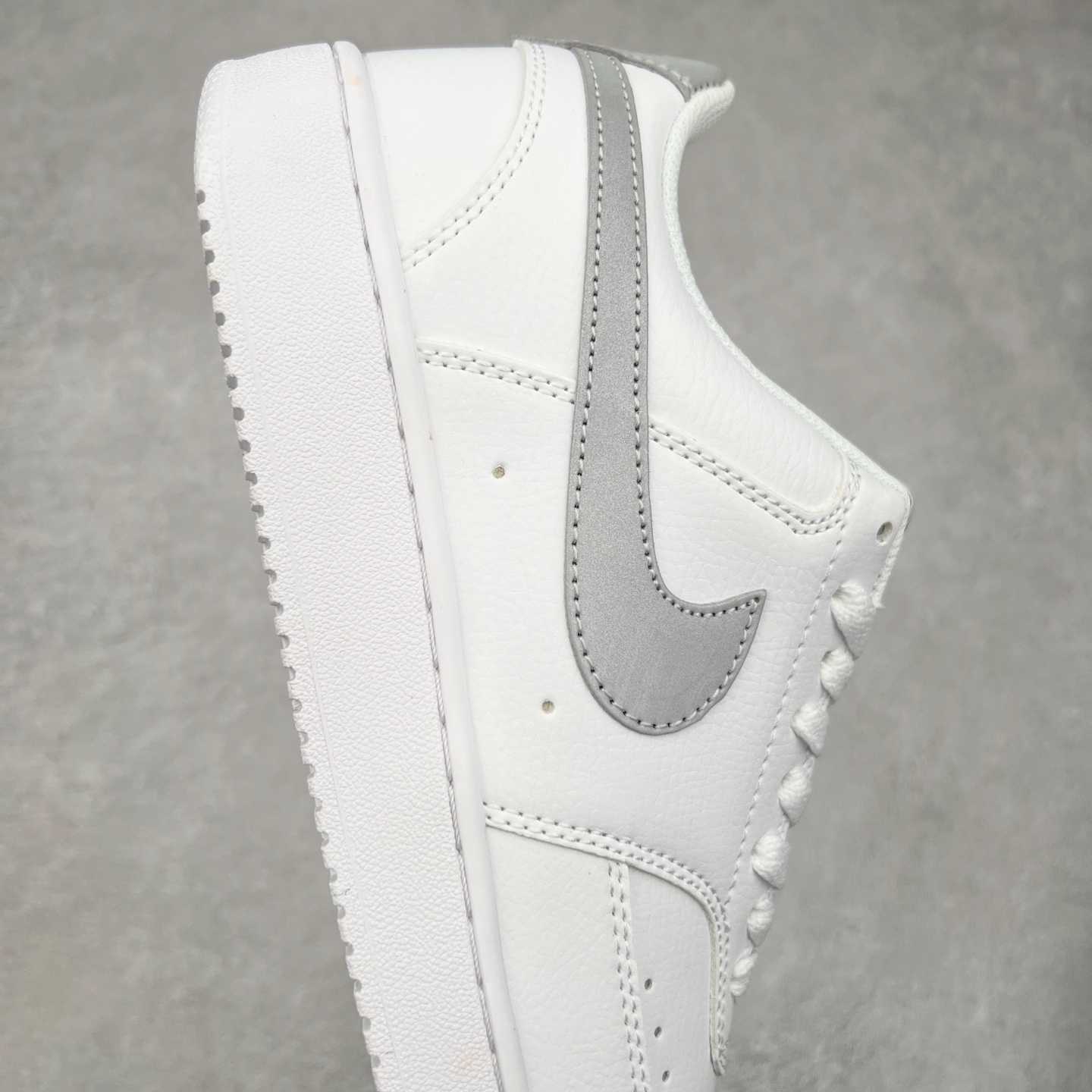 图片[6]-NK Court Vision Low CV低帮复古百搭透气休闲运动板鞋 口碑实力大厂出品 出货即市场巅峰 全套原纸板楦头开发 原汁原味 完美呈现版型 原数据独家私模大底 超高清洁度 极限压缩成本 超级跑量款式 经典耐用的设计 兼顾舒适脚感和出众风范 演绎匠心之作 结构性的支撑贴合感结合复古篮球设计 塑就场外全明星风范 实拍调校N版已经零色差零失真 百分百还原实物色彩所见即所得 不存在货不对板色差等低级问题 选购参考实物拍摄 不混卖不参货 只用心做好货严格选品 承诺混一赔十 尺码：36 36.5 37.5 38 38.5 39 40 40.5 41 42 42.5 43 44 44.5 45-选品中心