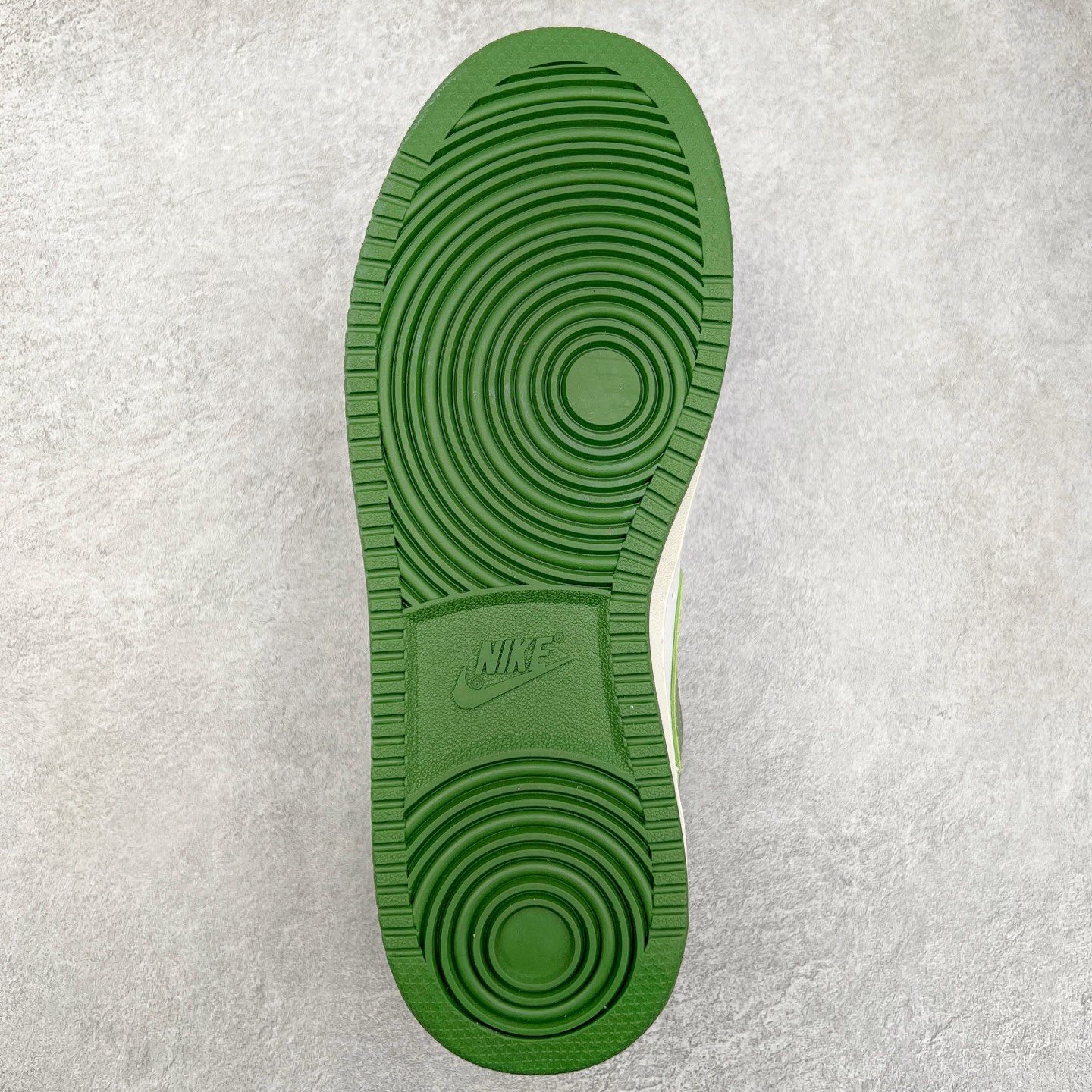 图片[9]-NK Court Vision Low CV低帮复古百搭透气休闲运动板鞋 口碑实力大厂出品 出货即市场巅峰 全套原纸板楦头开发 原汁原味 完美呈现版型 原数据独家私模大底 超高清洁度 极限压缩成本 超级跑量款式 经典耐用的设计 兼顾舒适脚感和出众风范 演绎匠心之作 结构性的支撑贴合感结合复古篮球设计 塑就场外全明星风范 实拍调校N版已经零色差零失真 百分百还原实物色彩所见即所得 不存在货不对板色差等低级问题 选购参考实物拍摄 不混卖不参货 只用心做好货严格选品 承诺混一赔十 尺码：36 36.5 37.5 38 38.5 39 40 40.5 41 42 42.5 43 44 44.5 45-选品中心