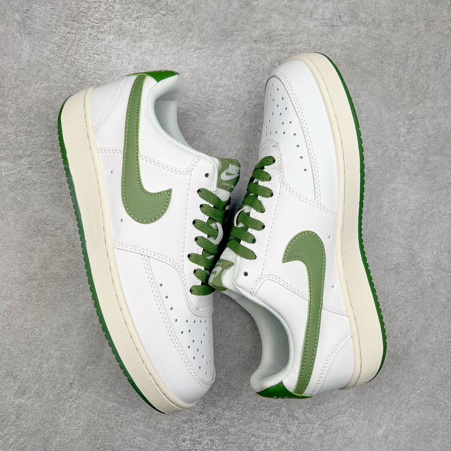 图片[3]-NK Court Vision Low CV低帮复古百搭透气休闲运动板鞋 口碑实力大厂出品 出货即市场巅峰 全套原纸板楦头开发 原汁原味 完美呈现版型 原数据独家私模大底 超高清洁度 极限压缩成本 超级跑量款式 经典耐用的设计 兼顾舒适脚感和出众风范 演绎匠心之作 结构性的支撑贴合感结合复古篮球设计 塑就场外全明星风范 实拍调校N版已经零色差零失真 百分百还原实物色彩所见即所得 不存在货不对板色差等低级问题 选购参考实物拍摄 不混卖不参货 只用心做好货严格选品 承诺混一赔十 尺码：36 36.5 37.5 38 38.5 39 40 40.5 41 42 42.5 43 44 44.5 45-选品中心