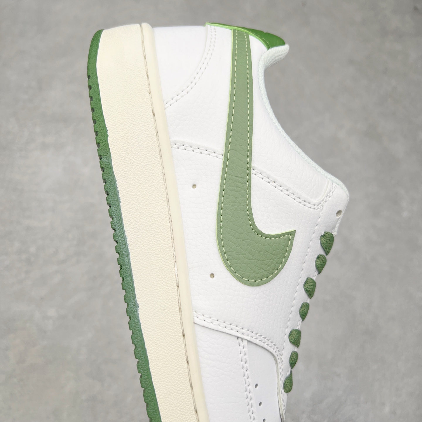 图片[6]-NK Court Vision Low CV低帮复古百搭透气休闲运动板鞋 口碑实力大厂出品 出货即市场巅峰 全套原纸板楦头开发 原汁原味 完美呈现版型 原数据独家私模大底 超高清洁度 极限压缩成本 超级跑量款式 经典耐用的设计 兼顾舒适脚感和出众风范 演绎匠心之作 结构性的支撑贴合感结合复古篮球设计 塑就场外全明星风范 实拍调校N版已经零色差零失真 百分百还原实物色彩所见即所得 不存在货不对板色差等低级问题 选购参考实物拍摄 不混卖不参货 只用心做好货严格选品 承诺混一赔十 尺码：36 36.5 37.5 38 38.5 39 40 40.5 41 42 42.5 43 44 44.5 45-选品中心