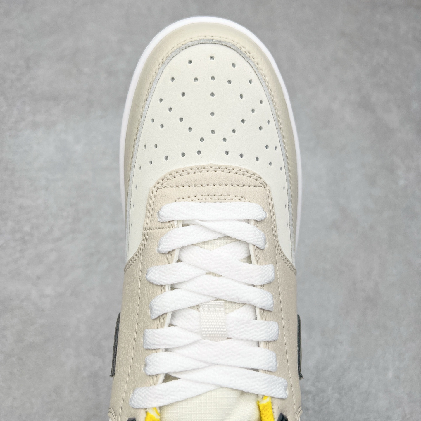 图片[4]-NK Court Vision Low CV低帮复古百搭透气休闲运动板鞋 口碑实力大厂出品 出货即市场巅峰 全套原纸板楦头开发 原汁原味 完美呈现版型 原数据独家私模大底 超高清洁度 极限压缩成本 超级跑量款式 经典耐用的设计 兼顾舒适脚感和出众风范 演绎匠心之作 结构性的支撑贴合感结合复古篮球设计 塑就场外全明星风范 实拍调校N版已经零色差零失真 百分百还原实物色彩所见即所得 不存在货不对板色差等低级问题 选购参考实物拍摄 不混卖不参货 只用心做好货严格选品 承诺混一赔十 尺码：36 36.5 37.5 38 38.5 39 40 40.5 41 42 42.5 43 44 44.5 45-选品中心