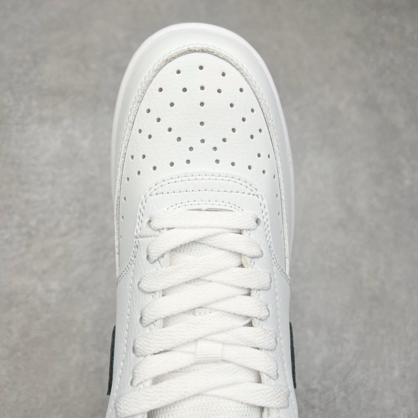 图片[4]-NK Court Vision Low CV低帮复古百搭透气休闲运动板鞋 口碑实力大厂出品 出货即市场巅峰 全套原纸板楦头开发 原汁原味 完美呈现版型 原数据独家私模大底 超高清洁度 极限压缩成本 超级跑量款式 经典耐用的设计 兼顾舒适脚感和出众风范 演绎匠心之作 结构性的支撑贴合感结合复古篮球设计 塑就场外全明星风范 实拍调校N版已经零色差零失真 百分百还原实物色彩所见即所得 不存在货不对板色差等低级问题 选购参考实物拍摄 不混卖不参货 只用心做好货严格选品 承诺混一赔十 尺码：36 36.5 37.5 38 38.5 39 40 40.5 41 42 42.5 43 44 44.5 45-选品中心