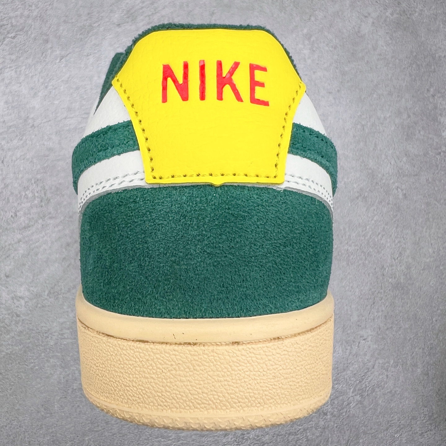 图片[8]-NK Court Vision Low CV低帮复古百搭透气休闲运动板鞋 口碑实力大厂出品 出货即市场巅峰 全套原纸板楦头开发 原汁原味 完美呈现版型 原数据独家私模大底 超高清洁度 极限压缩成本 超级跑量款式 经典耐用的设计 兼顾舒适脚感和出众风范 演绎匠心之作 结构性的支撑贴合感结合复古篮球设计 塑就场外全明星风范 实拍调校N版已经零色差零失真 百分百还原实物色彩所见即所得 不存在货不对板色差等低级问题 选购参考实物拍摄 不混卖不参货 只用心做好货严格选品 承诺混一赔十 尺码：36 36.5 37.5 38 38.5 39 40 40.5 41 42 42.5 43 44 44.5 45-选品中心