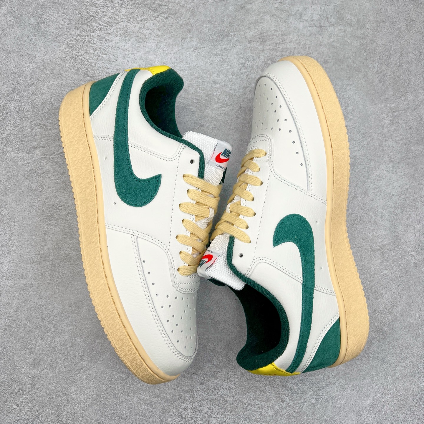 图片[3]-NK Court Vision Low CV低帮复古百搭透气休闲运动板鞋 口碑实力大厂出品 出货即市场巅峰 全套原纸板楦头开发 原汁原味 完美呈现版型 原数据独家私模大底 超高清洁度 极限压缩成本 超级跑量款式 经典耐用的设计 兼顾舒适脚感和出众风范 演绎匠心之作 结构性的支撑贴合感结合复古篮球设计 塑就场外全明星风范 实拍调校N版已经零色差零失真 百分百还原实物色彩所见即所得 不存在货不对板色差等低级问题 选购参考实物拍摄 不混卖不参货 只用心做好货严格选品 承诺混一赔十 尺码：36 36.5 37.5 38 38.5 39 40 40.5 41 42 42.5 43 44 44.5 45-选品中心