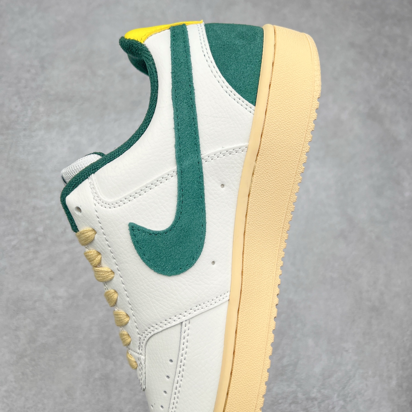 图片[7]-NK Court Vision Low CV低帮复古百搭透气休闲运动板鞋 口碑实力大厂出品 出货即市场巅峰 全套原纸板楦头开发 原汁原味 完美呈现版型 原数据独家私模大底 超高清洁度 极限压缩成本 超级跑量款式 经典耐用的设计 兼顾舒适脚感和出众风范 演绎匠心之作 结构性的支撑贴合感结合复古篮球设计 塑就场外全明星风范 实拍调校N版已经零色差零失真 百分百还原实物色彩所见即所得 不存在货不对板色差等低级问题 选购参考实物拍摄 不混卖不参货 只用心做好货严格选品 承诺混一赔十 尺码：36 36.5 37.5 38 38.5 39 40 40.5 41 42 42.5 43 44 44.5 45-选品中心