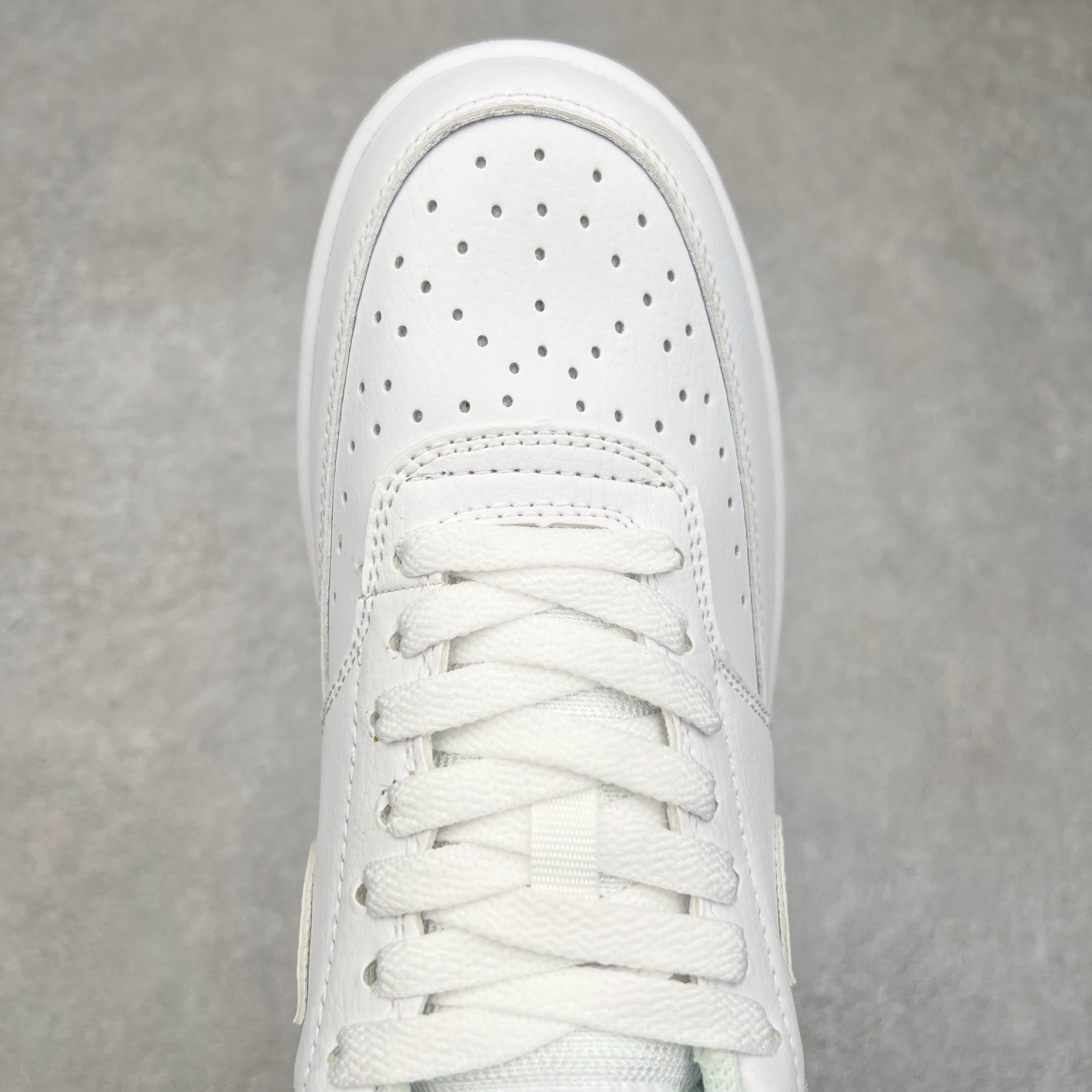 图片[4]-NK Court Vision Low CV低帮复古百搭透气休闲运动板鞋 口碑实力大厂出品 出货即市场巅峰 全套原纸板楦头开发 原汁原味 完美呈现版型 原数据独家私模大底 超高清洁度 极限压缩成本 超级跑量款式 经典耐用的设计 兼顾舒适脚感和出众风范 演绎匠心之作 结构性的支撑贴合感结合复古篮球设计 塑就场外全明星风范 实拍调校N版已经零色差零失真 百分百还原实物色彩所见即所得 不存在货不对板色差等低级问题 选购参考实物拍摄 不混卖不参货 只用心做好货严格选品 承诺混一赔十 尺码：36 36.5 37.5 38 38.5 39 40 40.5 41 42 42.5 43 44 44.5 45-选品中心