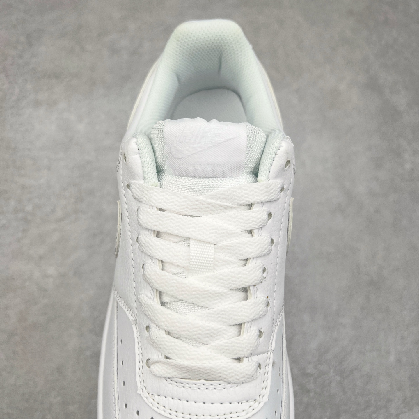 图片[5]-NK Court Vision Low CV低帮复古百搭透气休闲运动板鞋 口碑实力大厂出品 出货即市场巅峰 全套原纸板楦头开发 原汁原味 完美呈现版型 原数据独家私模大底 超高清洁度 极限压缩成本 超级跑量款式 经典耐用的设计 兼顾舒适脚感和出众风范 演绎匠心之作 结构性的支撑贴合感结合复古篮球设计 塑就场外全明星风范 实拍调校N版已经零色差零失真 百分百还原实物色彩所见即所得 不存在货不对板色差等低级问题 选购参考实物拍摄 不混卖不参货 只用心做好货严格选品 承诺混一赔十 尺码：36 36.5 37.5 38 38.5 39 40 40.5 41 42 42.5 43 44 44.5 45-选品中心