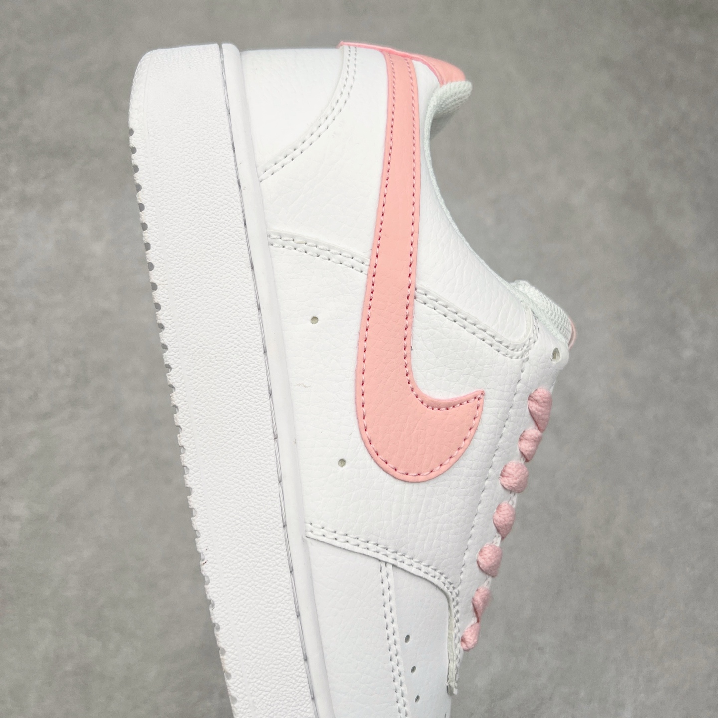 图片[6]-NK Court Vision Low CV低帮复古百搭透气休闲运动板鞋 口碑实力大厂出品 出货即市场巅峰 全套原纸板楦头开发 原汁原味 完美呈现版型 原数据独家私模大底 超高清洁度 极限压缩成本 超级跑量款式 经典耐用的设计 兼顾舒适脚感和出众风范 演绎匠心之作 结构性的支撑贴合感结合复古篮球设计 塑就场外全明星风范 实拍调校N版已经零色差零失真 百分百还原实物色彩所见即所得 不存在货不对板色差等低级问题 选购参考实物拍摄 不混卖不参货 只用心做好货严格选品 承诺混一赔十 尺码：36 36.5 37.5 38 38.5 39 40 40.5 41 42 42.5 43 44 44.5 45-选品中心