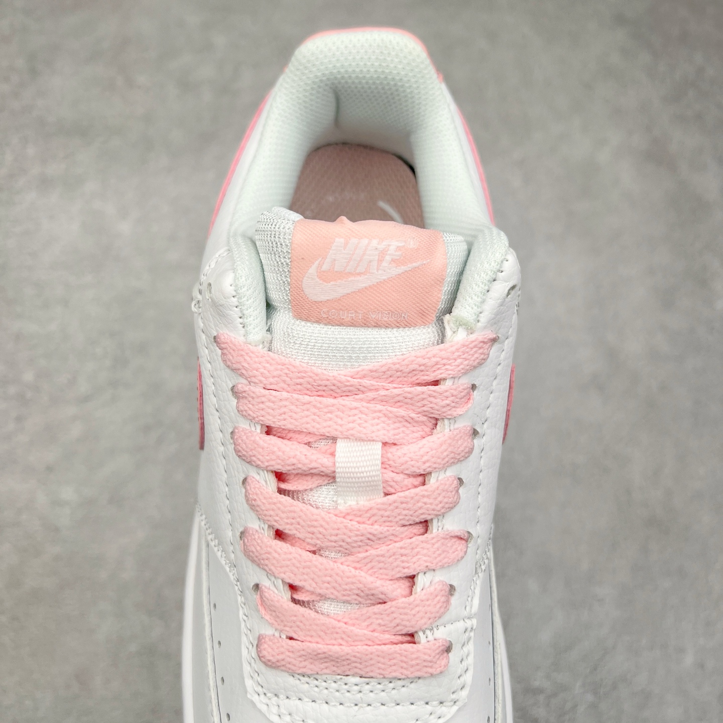 图片[5]-NK Court Vision Low CV低帮复古百搭透气休闲运动板鞋 口碑实力大厂出品 出货即市场巅峰 全套原纸板楦头开发 原汁原味 完美呈现版型 原数据独家私模大底 超高清洁度 极限压缩成本 超级跑量款式 经典耐用的设计 兼顾舒适脚感和出众风范 演绎匠心之作 结构性的支撑贴合感结合复古篮球设计 塑就场外全明星风范 实拍调校N版已经零色差零失真 百分百还原实物色彩所见即所得 不存在货不对板色差等低级问题 选购参考实物拍摄 不混卖不参货 只用心做好货严格选品 承诺混一赔十 尺码：36 36.5 37.5 38 38.5 39 40 40.5 41 42 42.5 43 44 44.5 45-选品中心