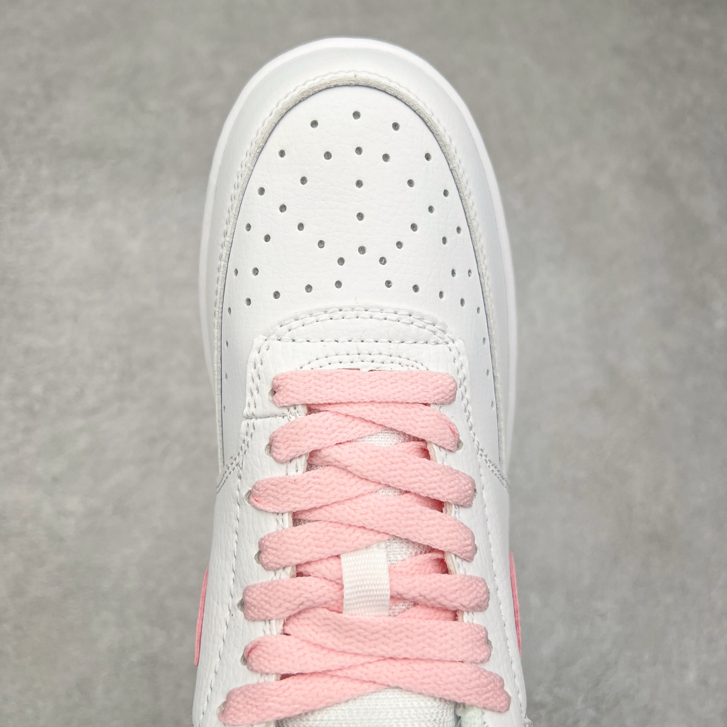 图片[4]-NK Court Vision Low CV低帮复古百搭透气休闲运动板鞋 口碑实力大厂出品 出货即市场巅峰 全套原纸板楦头开发 原汁原味 完美呈现版型 原数据独家私模大底 超高清洁度 极限压缩成本 超级跑量款式 经典耐用的设计 兼顾舒适脚感和出众风范 演绎匠心之作 结构性的支撑贴合感结合复古篮球设计 塑就场外全明星风范 实拍调校N版已经零色差零失真 百分百还原实物色彩所见即所得 不存在货不对板色差等低级问题 选购参考实物拍摄 不混卖不参货 只用心做好货严格选品 承诺混一赔十 尺码：36 36.5 37.5 38 38.5 39 40 40.5 41 42 42.5 43 44 44.5 45-选品中心