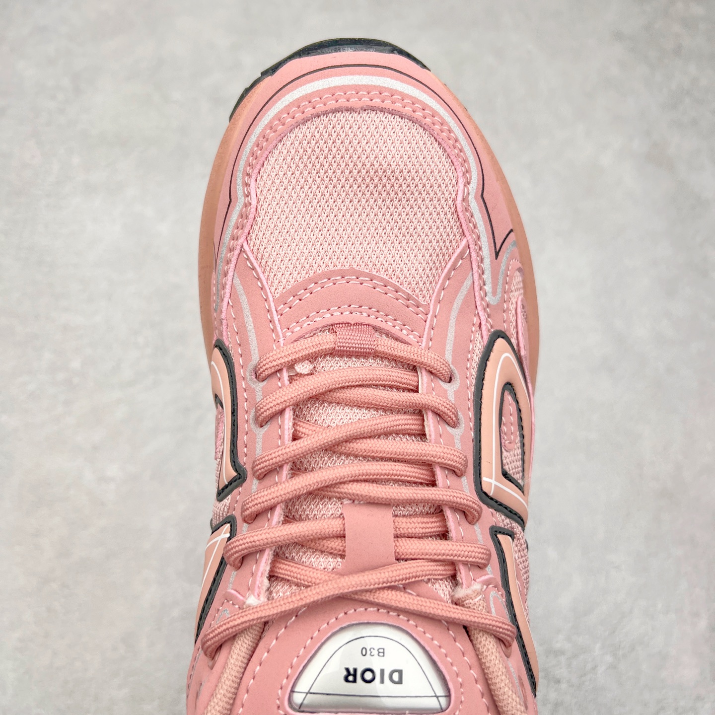 图片[4]-＃福利特价 Dior B30 迪奥网眼织物低帮运动休闲鞋 该款系列采用黑网色眼织物白和色科技料面精心制 作饰以反光“CD30”图形标志 外格轻盈的刻雕效果橡胶鞋搭底配标志性点的缀提升格调 内弹部力细节塑造想理的舒适穿着体验可与各休式闲造型配搭 彰显尚时现代的运风动范 尺码：36 37 35 39 40 41 42 43 44 45-选品中心