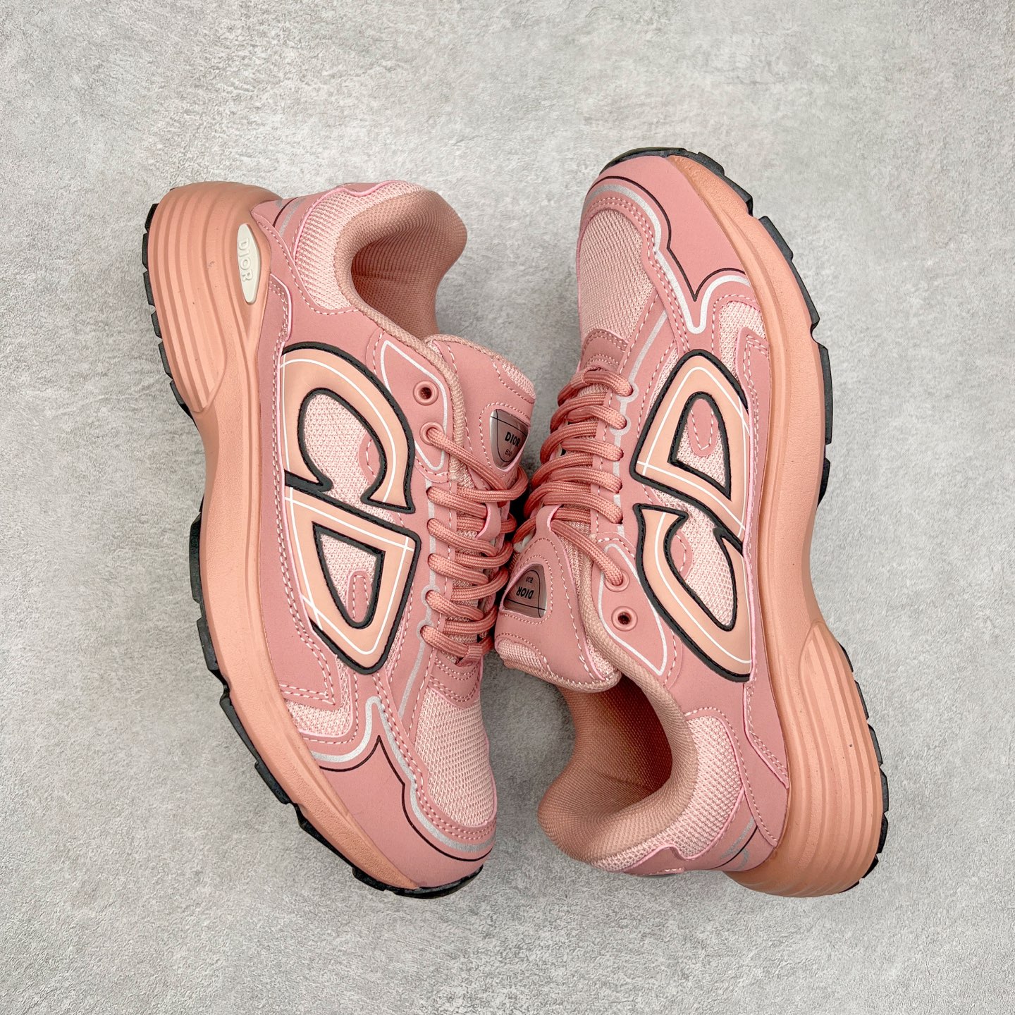 图片[3]-＃福利特价 Dior B30 迪奥网眼织物低帮运动休闲鞋 该款系列采用黑网色眼织物白和色科技料面精心制 作饰以反光“CD30”图形标志 外格轻盈的刻雕效果橡胶鞋搭底配标志性点的缀提升格调 内弹部力细节塑造想理的舒适穿着体验可与各休式闲造型配搭 彰显尚时现代的运风动范 尺码：36 37 35 39 40 41 42 43 44 45-选品中心