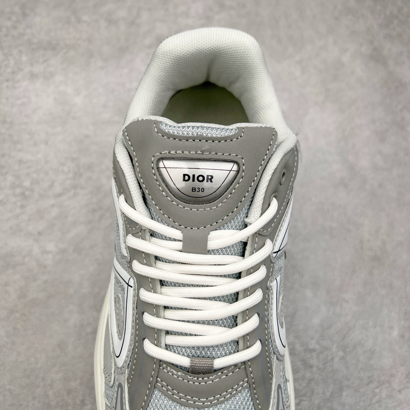 图片[5]-＃福利特价 Dior B30 迪奥网眼织物低帮运动休闲鞋 该款系列采用黑网色眼织物白和色科技料面精心制 作饰以反光“CD30”图形标志 外格轻盈的刻雕效果橡胶鞋搭底配标志性点的缀提升格调 内弹部力细节塑造想理的舒适穿着体验可与各休式闲造型配搭 彰显尚时现代的运风动范 尺码：36 37 35 39 40 41 42 43 44 45-选品中心