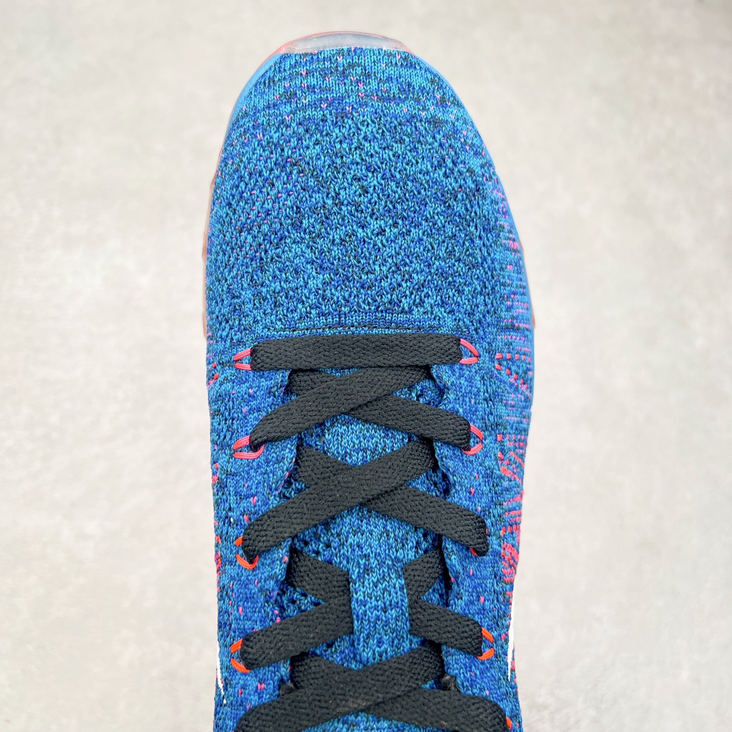 图片[4]-＃纯原 NK Air Max Flyknit 2014 舒适百搭减震耐磨低帮休闲跑步鞋 620469-014 使用备受欢迎的创新FLYKNIT鞋面 一体成形无缝设计将良好的透气性、柔韧性及支撑性完美结合于一身 结合飞线（FLYWIRE）科技 大幅减轻鞋身重量同时 更能根据步态实时调整鞋面的贴合度 如第二层皮肤般轻盈包裹双脚 高性能的缓震性能可将外部冲击力减至最低 让热爱驰骋的你得到可靠的保护 抓地力半透明橡胶外底结合升级版华夫格外底纹路 保证高磨区的耐久性同时更能带给双脚持久稳定的抓地力 无论是路跑或赛道跑 都能为你造就强大功能支持 实拍调校N版已经零色差零失真 百分百还原实物色彩所见即所得 不存在货不对板色差等低级问题 选购参考实物拍摄 不混卖不参货 只用心做好货严格选品 承诺混一赔十 尺码：35.5 36 36.5 37.5 38 38.5 39 40 40.5 41 42 42.5 43 44 44.5 45 46 46.5-选品中心