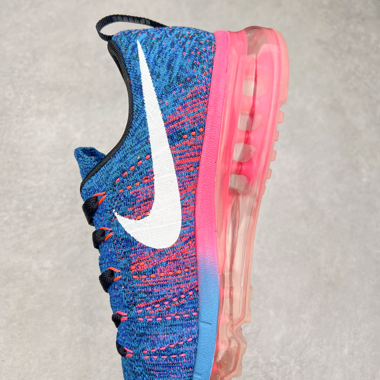 图片[7]-＃纯原 NK Air Max Flyknit 2014 舒适百搭减震耐磨低帮休闲跑步鞋 620469-014 使用备受欢迎的创新FLYKNIT鞋面 一体成形无缝设计将良好的透气性、柔韧性及支撑性完美结合于一身 结合飞线（FLYWIRE）科技 大幅减轻鞋身重量同时 更能根据步态实时调整鞋面的贴合度 如第二层皮肤般轻盈包裹双脚 高性能的缓震性能可将外部冲击力减至最低 让热爱驰骋的你得到可靠的保护 抓地力半透明橡胶外底结合升级版华夫格外底纹路 保证高磨区的耐久性同时更能带给双脚持久稳定的抓地力 无论是路跑或赛道跑 都能为你造就强大功能支持 实拍调校N版已经零色差零失真 百分百还原实物色彩所见即所得 不存在货不对板色差等低级问题 选购参考实物拍摄 不混卖不参货 只用心做好货严格选品 承诺混一赔十 尺码：35.5 36 36.5 37.5 38 38.5 39 40 40.5 41 42 42.5 43 44 44.5 45 46 46.5-选品中心