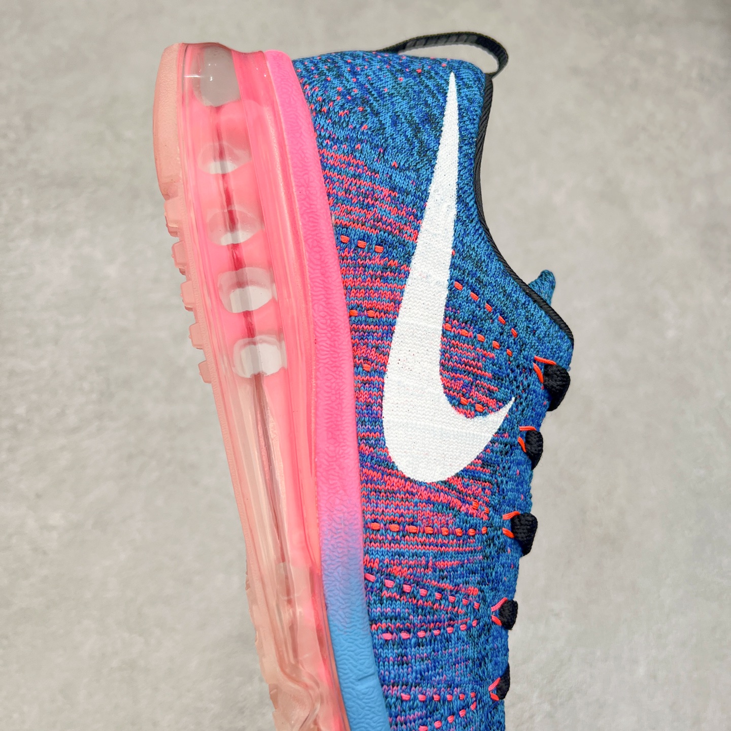 图片[6]-＃纯原 NK Air Max Flyknit 2014 舒适百搭减震耐磨低帮休闲跑步鞋 620469-014 使用备受欢迎的创新FLYKNIT鞋面 一体成形无缝设计将良好的透气性、柔韧性及支撑性完美结合于一身 结合飞线（FLYWIRE）科技 大幅减轻鞋身重量同时 更能根据步态实时调整鞋面的贴合度 如第二层皮肤般轻盈包裹双脚 高性能的缓震性能可将外部冲击力减至最低 让热爱驰骋的你得到可靠的保护 抓地力半透明橡胶外底结合升级版华夫格外底纹路 保证高磨区的耐久性同时更能带给双脚持久稳定的抓地力 无论是路跑或赛道跑 都能为你造就强大功能支持 实拍调校N版已经零色差零失真 百分百还原实物色彩所见即所得 不存在货不对板色差等低级问题 选购参考实物拍摄 不混卖不参货 只用心做好货严格选品 承诺混一赔十 尺码：35.5 36 36.5 37.5 38 38.5 39 40 40.5 41 42 42.5 43 44 44.5 45 46 46.5-选品中心