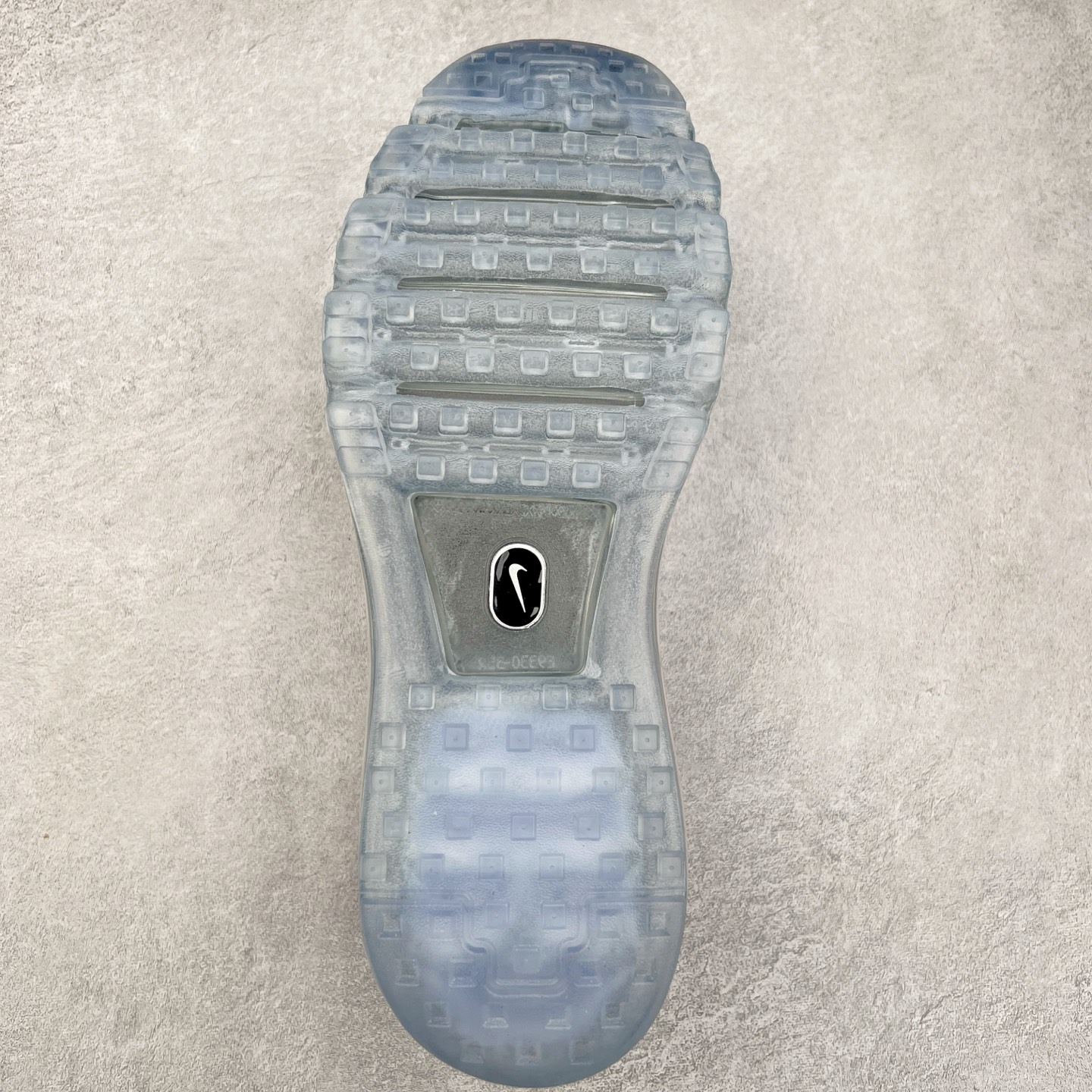 图片[9]-＃纯原 NK Air Max Flyknit 2014 舒适百搭减震耐磨低帮休闲跑步鞋 620469-404 使用备受欢迎的创新FLYKNIT鞋面 一体成形无缝设计将良好的透气性、柔韧性及支撑性完美结合于一身 结合飞线（FLYWIRE）科技 大幅减轻鞋身重量同时 更能根据步态实时调整鞋面的贴合度 如第二层皮肤般轻盈包裹双脚 高性能的缓震性能可将外部冲击力减至最低 让热爱驰骋的你得到可靠的保护 抓地力半透明橡胶外底结合升级版华夫格外底纹路 保证高磨区的耐久性同时更能带给双脚持久稳定的抓地力 无论是路跑或赛道跑 都能为你造就强大功能支持 实拍调校N版已经零色差零失真 百分百还原实物色彩所见即所得 不存在货不对板色差等低级问题 选购参考实物拍摄 不混卖不参货 只用心做好货严格选品 承诺混一赔十 尺码：35.5 36 36.5 37.5 38 38.5 39 40 40.5 41 42 42.5 43 44 44.5 45 46 46.5-选品中心