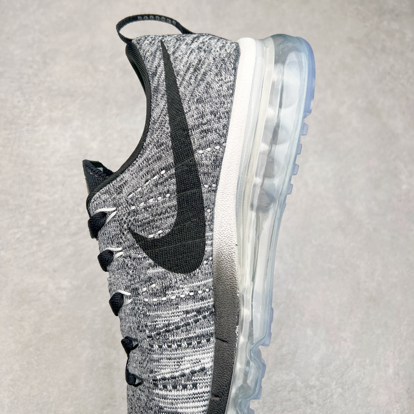 图片[7]-＃纯原 NK Air Max Flyknit 2014 舒适百搭减震耐磨低帮休闲跑步鞋 620469-102 使用备受欢迎的创新FLYKNIT鞋面 一体成形无缝设计将良好的透气性、柔韧性及支撑性完美结合于一身 结合飞线（FLYWIRE）科技 大幅减轻鞋身重量同时 更能根据步态实时调整鞋面的贴合度 如第二层皮肤般轻盈包裹双脚 高性能的缓震性能可将外部冲击力减至最低 让热爱驰骋的你得到可靠的保护 抓地力半透明橡胶外底结合升级版华夫格外底纹路 保证高磨区的耐久性同时更能带给双脚持久稳定的抓地力 无论是路跑或赛道跑 都能为你造就强大功能支持 实拍调校N版已经零色差零失真 百分百还原实物色彩所见即所得 不存在货不对板色差等低级问题 选购参考实物拍摄 不混卖不参货 只用心做好货严格选品 承诺混一赔十 尺码：35.5 36 36.5 37.5 38 38.5 39 40 40.5 41 42 42.5 43 44 44.5 45 46 46.5-选品中心