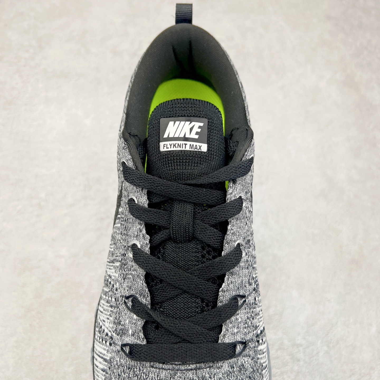 图片[5]-＃纯原 NK Air Max Flyknit 2014 舒适百搭减震耐磨低帮休闲跑步鞋 620469-102 使用备受欢迎的创新FLYKNIT鞋面 一体成形无缝设计将良好的透气性、柔韧性及支撑性完美结合于一身 结合飞线（FLYWIRE）科技 大幅减轻鞋身重量同时 更能根据步态实时调整鞋面的贴合度 如第二层皮肤般轻盈包裹双脚 高性能的缓震性能可将外部冲击力减至最低 让热爱驰骋的你得到可靠的保护 抓地力半透明橡胶外底结合升级版华夫格外底纹路 保证高磨区的耐久性同时更能带给双脚持久稳定的抓地力 无论是路跑或赛道跑 都能为你造就强大功能支持 实拍调校N版已经零色差零失真 百分百还原实物色彩所见即所得 不存在货不对板色差等低级问题 选购参考实物拍摄 不混卖不参货 只用心做好货严格选品 承诺混一赔十 尺码：35.5 36 36.5 37.5 38 38.5 39 40 40.5 41 42 42.5 43 44 44.5 45 46 46.5-选品中心