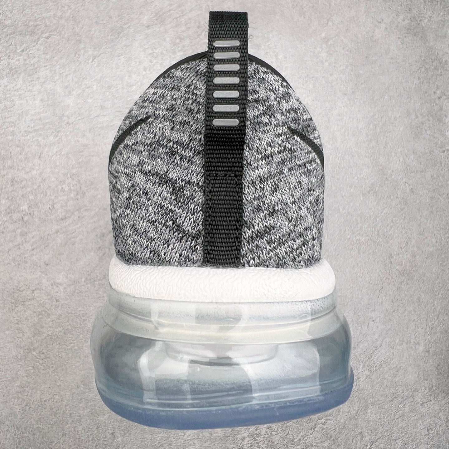 图片[8]-＃纯原 NK Air Max Flyknit 2014 舒适百搭减震耐磨低帮休闲跑步鞋 620469-102 使用备受欢迎的创新FLYKNIT鞋面 一体成形无缝设计将良好的透气性、柔韧性及支撑性完美结合于一身 结合飞线（FLYWIRE）科技 大幅减轻鞋身重量同时 更能根据步态实时调整鞋面的贴合度 如第二层皮肤般轻盈包裹双脚 高性能的缓震性能可将外部冲击力减至最低 让热爱驰骋的你得到可靠的保护 抓地力半透明橡胶外底结合升级版华夫格外底纹路 保证高磨区的耐久性同时更能带给双脚持久稳定的抓地力 无论是路跑或赛道跑 都能为你造就强大功能支持 实拍调校N版已经零色差零失真 百分百还原实物色彩所见即所得 不存在货不对板色差等低级问题 选购参考实物拍摄 不混卖不参货 只用心做好货严格选品 承诺混一赔十 尺码：35.5 36 36.5 37.5 38 38.5 39 40 40.5 41 42 42.5 43 44 44.5 45 46 46.5-选品中心