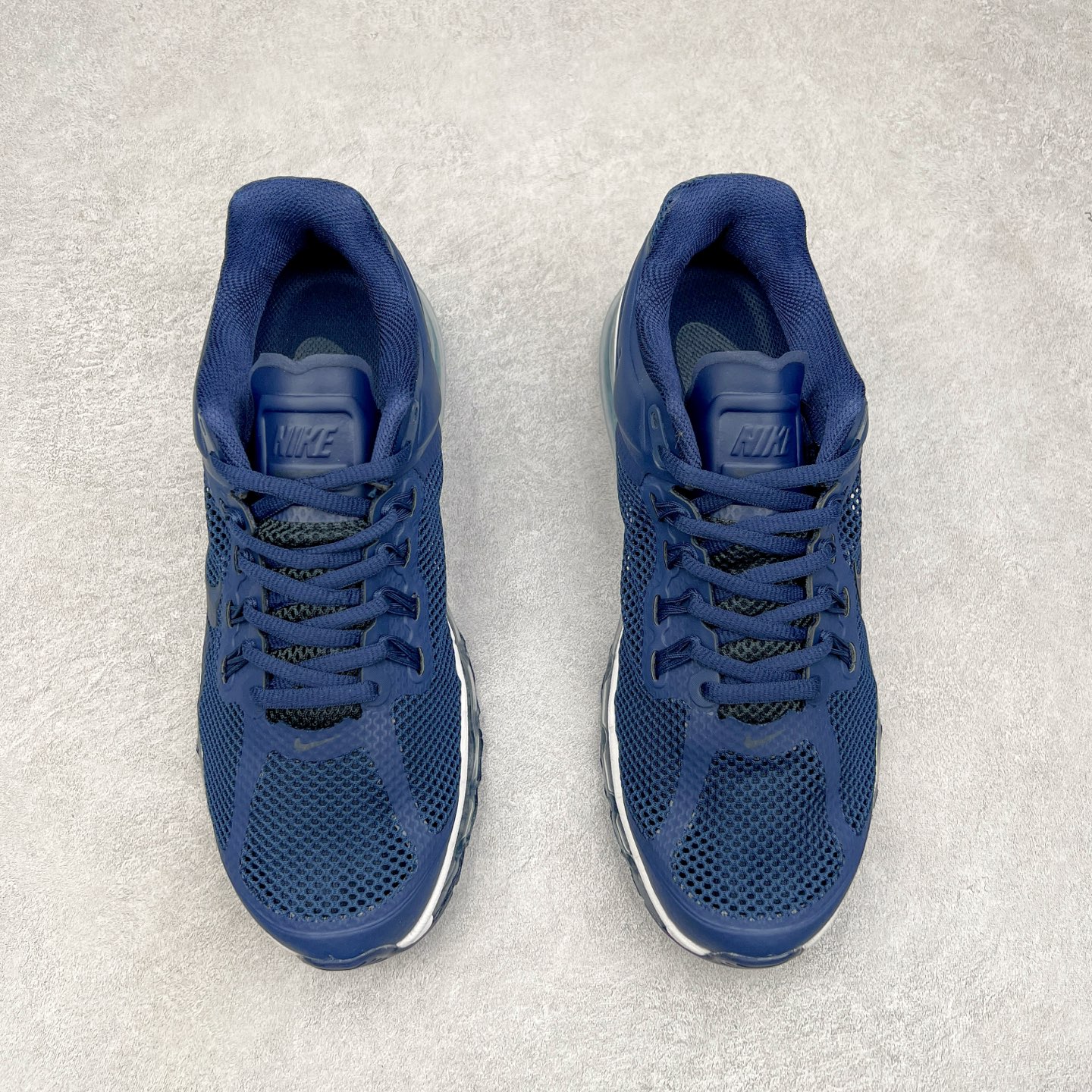 图片[2]-＃纯原 NK Air Max 2013 经典舒适时尚耐磨透气低帮气垫跑步鞋 FZ4140-419 携时尚设计闪亮回归 出众有型 采用网眼布细节和运动风无缝覆面 助你保持清爽感受 塑就焕新造型 经典 Flywire 设计搭配经典全掌型 Max Air 缓震配置 缔造出众舒适感和支撑效果实拍调校N版已经零色差零失真 百分百还原实物色彩所见即所得 不存在货不对板色差等低级问题 选购参考实物拍摄 不混卖不参货 只用心做好货严格选品 承诺混一赔十 尺码：35.5 36 36.5 37.5 38 38.5 39 40 40.5 41 42 42.5 43 44 44.5 45 46 46.5-选品中心