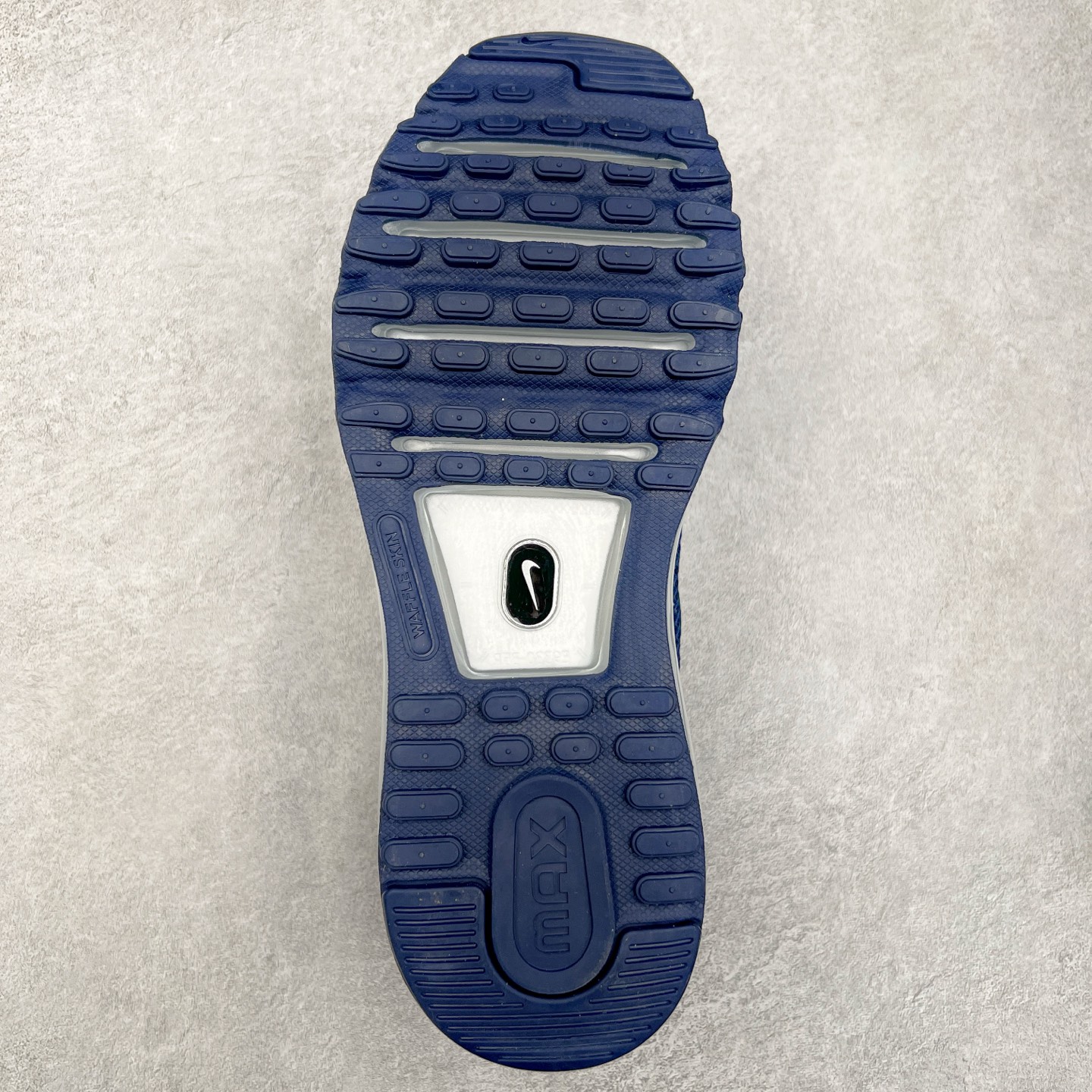 图片[9]-＃纯原 NK Air Max 2013 经典舒适时尚耐磨透气低帮气垫跑步鞋 FZ4140-419 携时尚设计闪亮回归 出众有型 采用网眼布细节和运动风无缝覆面 助你保持清爽感受 塑就焕新造型 经典 Flywire 设计搭配经典全掌型 Max Air 缓震配置 缔造出众舒适感和支撑效果实拍调校N版已经零色差零失真 百分百还原实物色彩所见即所得 不存在货不对板色差等低级问题 选购参考实物拍摄 不混卖不参货 只用心做好货严格选品 承诺混一赔十 尺码：35.5 36 36.5 37.5 38 38.5 39 40 40.5 41 42 42.5 43 44 44.5 45 46 46.5-选品中心