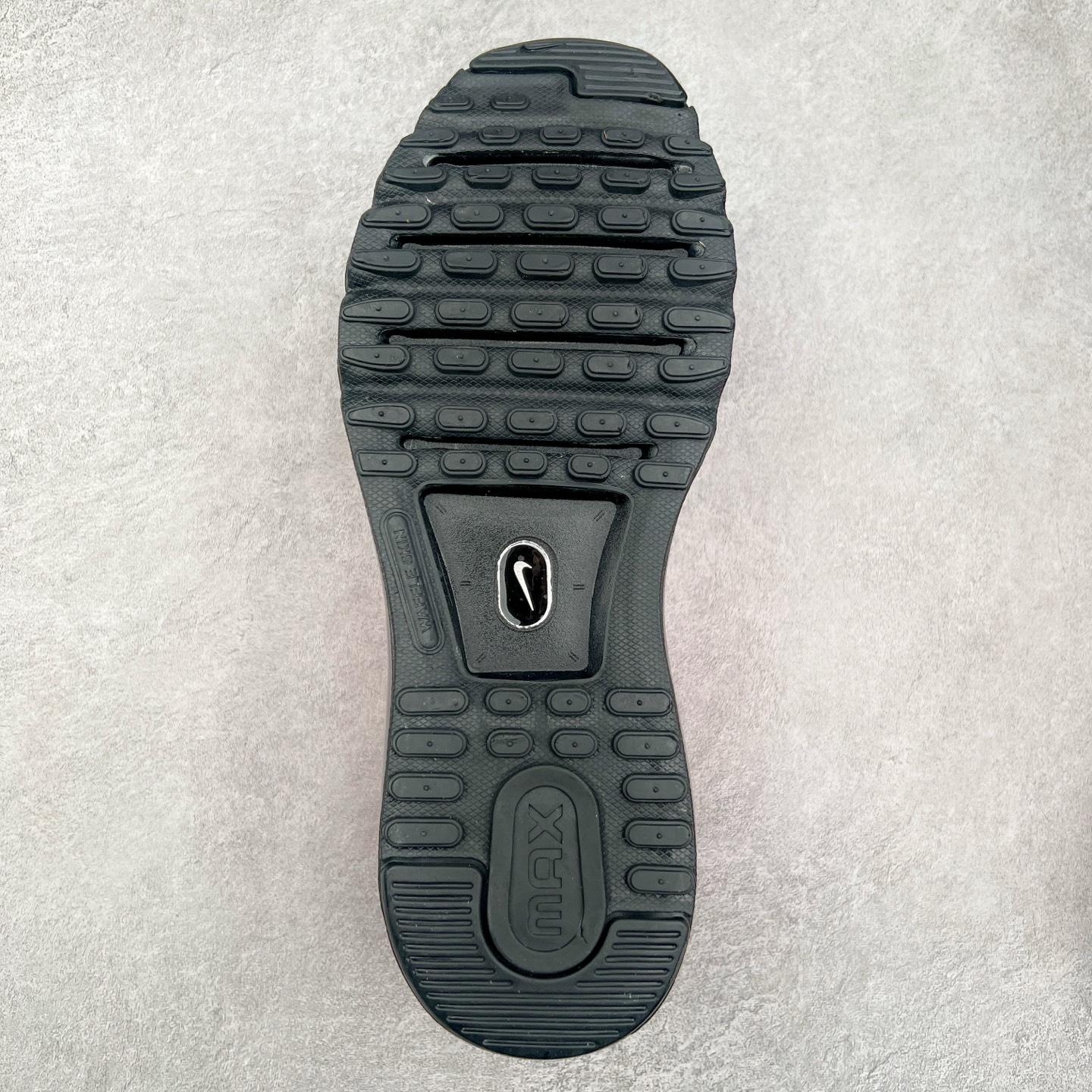 图片[9]-＃纯原 NK Air Max 2013 经典舒适时尚耐磨透气低帮气垫跑步鞋 555753-600 携时尚设计闪亮回归 出众有型 采用网眼布细节和运动风无缝覆面 助你保持清爽感受 塑就焕新造型 经典 Flywire 设计搭配经典全掌型 Max Air 缓震配置 缔造出众舒适感和支撑效果实拍调校N版已经零色差零失真 百分百还原实物色彩所见即所得 不存在货不对板色差等低级问题 选购参考实物拍摄 不混卖不参货 只用心做好货严格选品 承诺混一赔十 尺码：35.5 36 36.5 37.5 38 38.5 39 40 40.5 41 42 42.5 43 44 44.5 45 46 46.5-选品中心