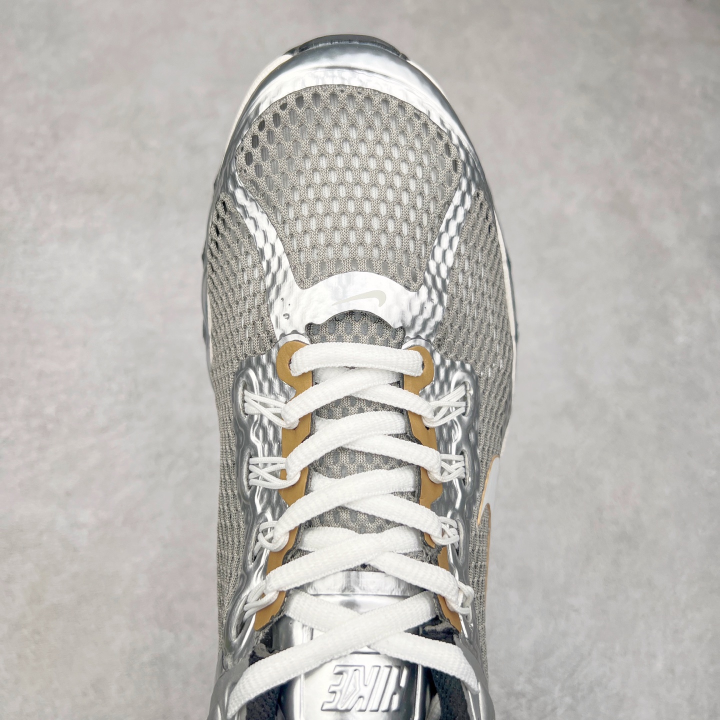 图片[4]-＃纯原 NK Air Max 2013 经典舒适时尚耐磨透气低帮气垫跑步鞋 HJ7901-095 携时尚设计闪亮回归 出众有型 采用网眼布细节和运动风无缝覆面 助你保持清爽感受 塑就焕新造型 经典 Flywire 设计搭配经典全掌型 Max Air 缓震配置 缔造出众舒适感和支撑效果实拍调校N版已经零色差零失真 百分百还原实物色彩所见即所得 不存在货不对板色差等低级问题 选购参考实物拍摄 不混卖不参货 只用心做好货严格选品 承诺混一赔十 尺码：35.5 36 36.5 37.5 38 38.5 39 40 40.5 41 42 42.5 43 44 44.5 45 46 46.5-选品中心