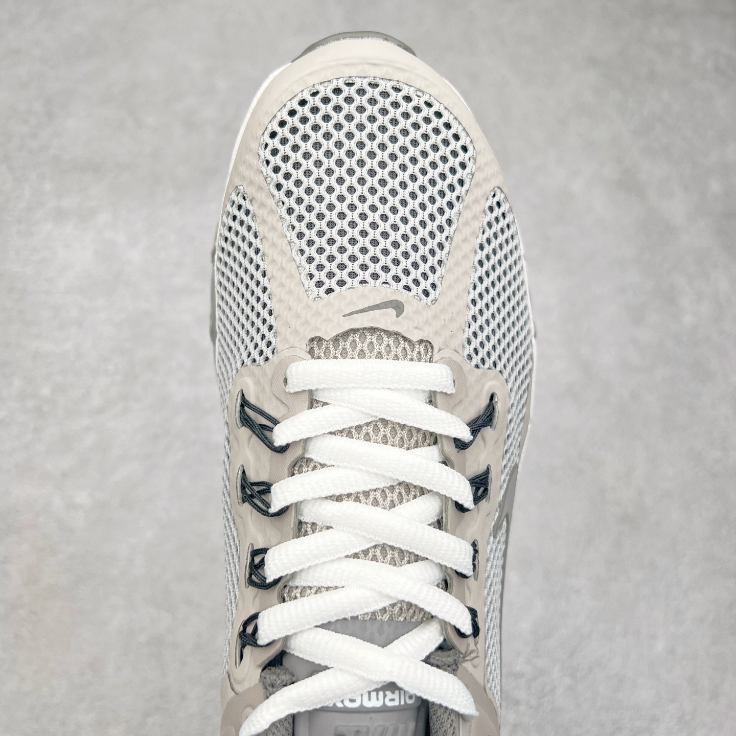 图片[4]-＃纯原 NK Air Max 2013 经典舒适时尚耐磨透气低帮气垫跑步鞋 FZ4140-025 携时尚设计闪亮回归 出众有型 采用网眼布细节和运动风无缝覆面 助你保持清爽感受 塑就焕新造型 经典 Flywire 设计搭配经典全掌型 Max Air 缓震配置 缔造出众舒适感和支撑效果实拍调校N版已经零色差零失真 百分百还原实物色彩所见即所得 不存在货不对板色差等低级问题 选购参考实物拍摄 不混卖不参货 只用心做好货严格选品 承诺混一赔十 尺码：35.5 36 36.5 37.5 38 38.5 39 40 40.5 41 42 42.5 43 44 44.5 45 46 46.5-选品中心