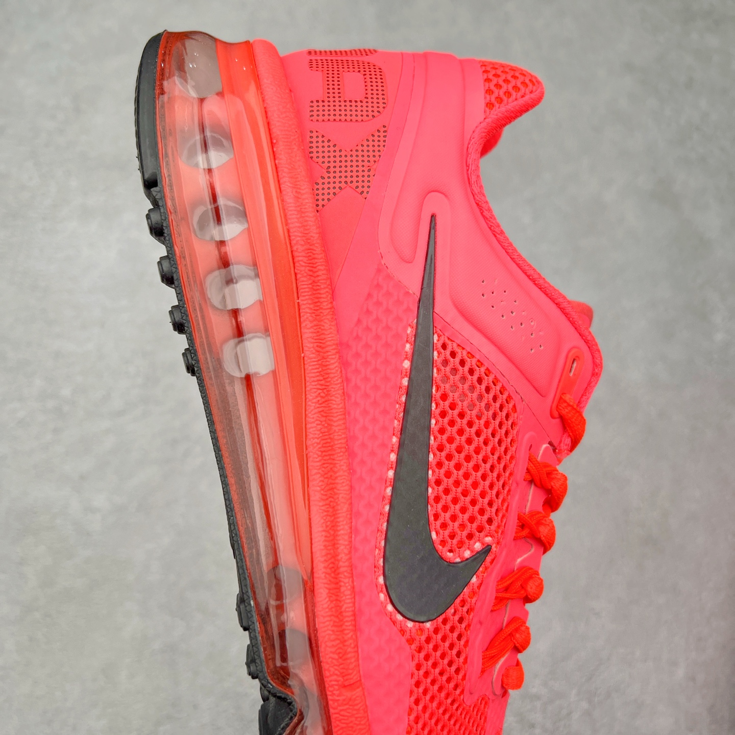 图片[6]-＃纯原 NK Air Max 2013 经典舒适时尚耐磨透气低帮气垫跑步鞋 HF3660-600 携时尚设计闪亮回归 出众有型 采用网眼布细节和运动风无缝覆面 助你保持清爽感受 塑就焕新造型 经典 Flywire 设计搭配经典全掌型 Max Air 缓震配置 缔造出众舒适感和支撑效果实拍调校N版已经零色差零失真 百分百还原实物色彩所见即所得 不存在货不对板色差等低级问题 选购参考实物拍摄 不混卖不参货 只用心做好货严格选品 承诺混一赔十 尺码：35.5 36 36.5 37.5 38 38.5 39 40 40.5 41 42 42.5 43 44 44.5 45 46 46.5-选品中心
