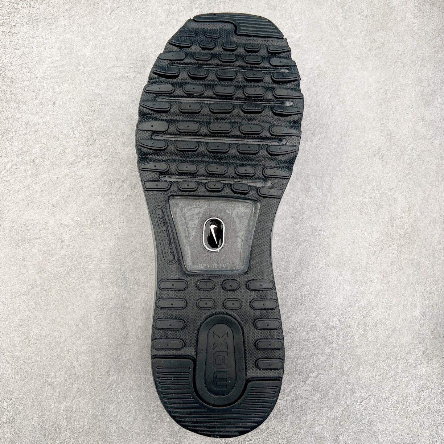 图片[9]-＃纯原 NK Air Max 2013 经典舒适时尚耐磨透气低帮气垫跑步鞋 HQ3481-099 携时尚设计闪亮回归 出众有型 采用网眼布细节和运动风无缝覆面 助你保持清爽感受 塑就焕新造型 经典 Flywire 设计搭配经典全掌型 Max Air 缓震配置 缔造出众舒适感和支撑效果实拍调校N版已经零色差零失真 百分百还原实物色彩所见即所得 不存在货不对板色差等低级问题 选购参考实物拍摄 不混卖不参货 只用心做好货严格选品 承诺混一赔十 尺码：35.5 36 36.5 37.5 38 38.5 39 40 40.5 41 42 42.5 43 44 44.5 45 46 46.5-选品中心