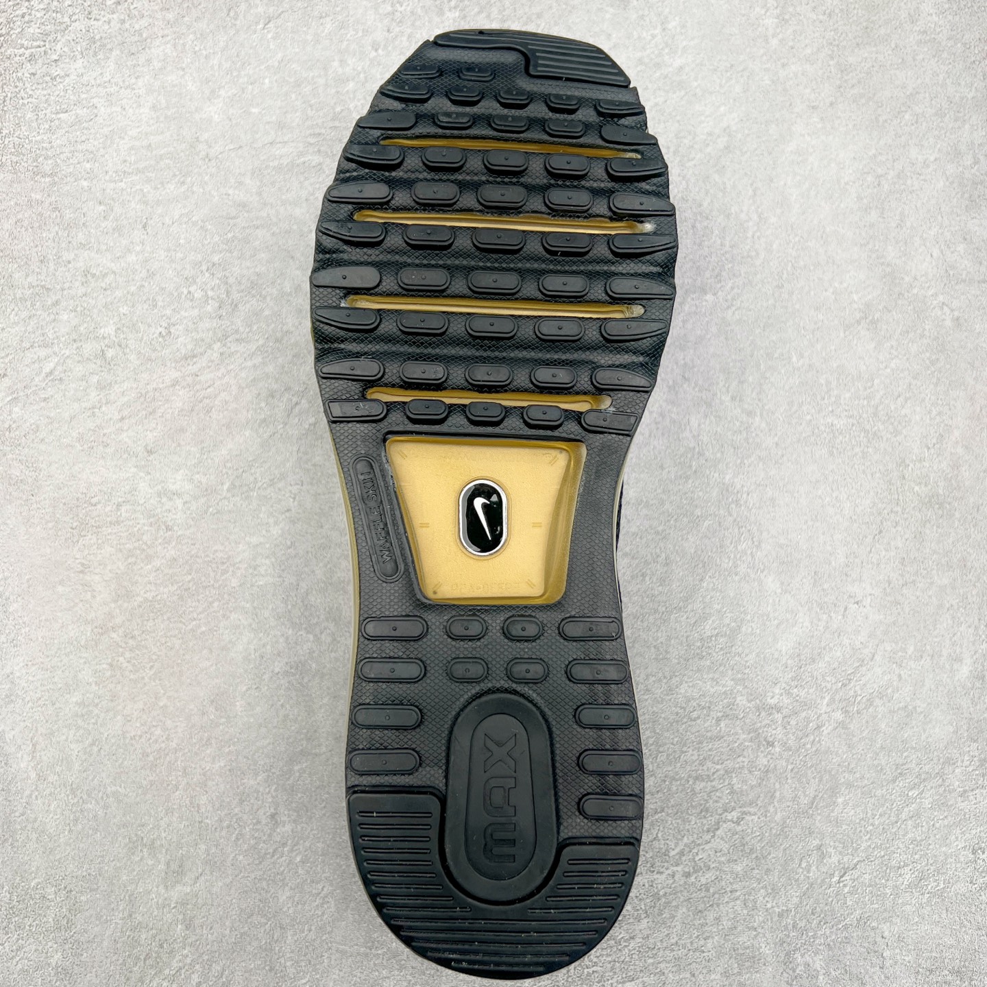 图片[9]-＃纯原 NK Air Max 2013 经典舒适时尚耐磨透气低帮气垫跑步鞋 HQ1927-001 携时尚设计闪亮回归 出众有型 采用网眼布细节和运动风无缝覆面 助你保持清爽感受 塑就焕新造型 经典 Flywire 设计搭配经典全掌型 Max Air 缓震配置 缔造出众舒适感和支撑效果实拍调校N版已经零色差零失真 百分百还原实物色彩所见即所得 不存在货不对板色差等低级问题 选购参考实物拍摄 不混卖不参货 只用心做好货严格选品 承诺混一赔十 尺码：35.5 36 36.5 37.5 38 38.5 39 40 40.5 41 42 42.5 43 44 44.5 45 46 46.5-选品中心