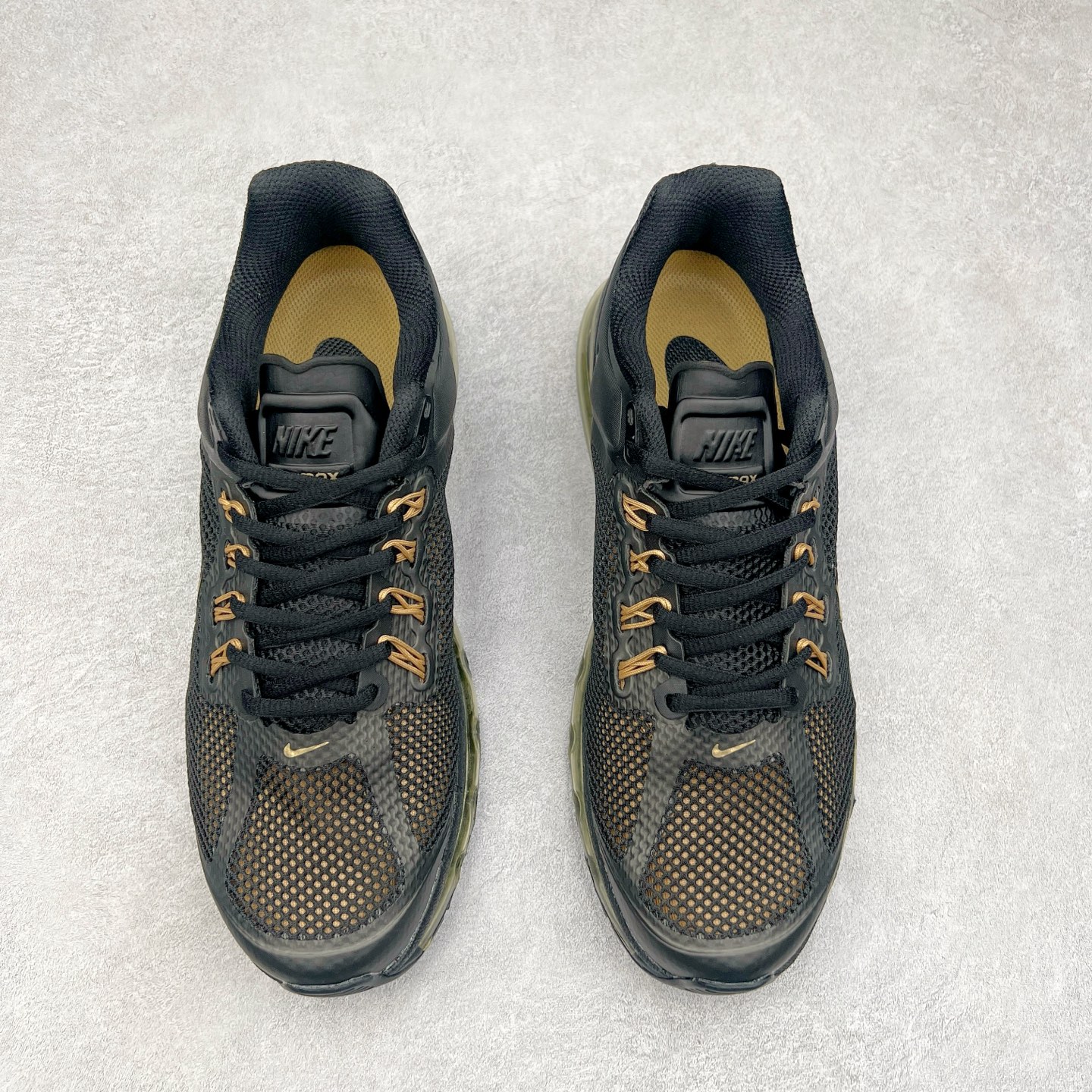 图片[2]-＃纯原 NK Air Max 2013 经典舒适时尚耐磨透气低帮气垫跑步鞋 HQ1927-001 携时尚设计闪亮回归 出众有型 采用网眼布细节和运动风无缝覆面 助你保持清爽感受 塑就焕新造型 经典 Flywire 设计搭配经典全掌型 Max Air 缓震配置 缔造出众舒适感和支撑效果实拍调校N版已经零色差零失真 百分百还原实物色彩所见即所得 不存在货不对板色差等低级问题 选购参考实物拍摄 不混卖不参货 只用心做好货严格选品 承诺混一赔十 尺码：35.5 36 36.5 37.5 38 38.5 39 40 40.5 41 42 42.5 43 44 44.5 45 46 46.5-选品中心