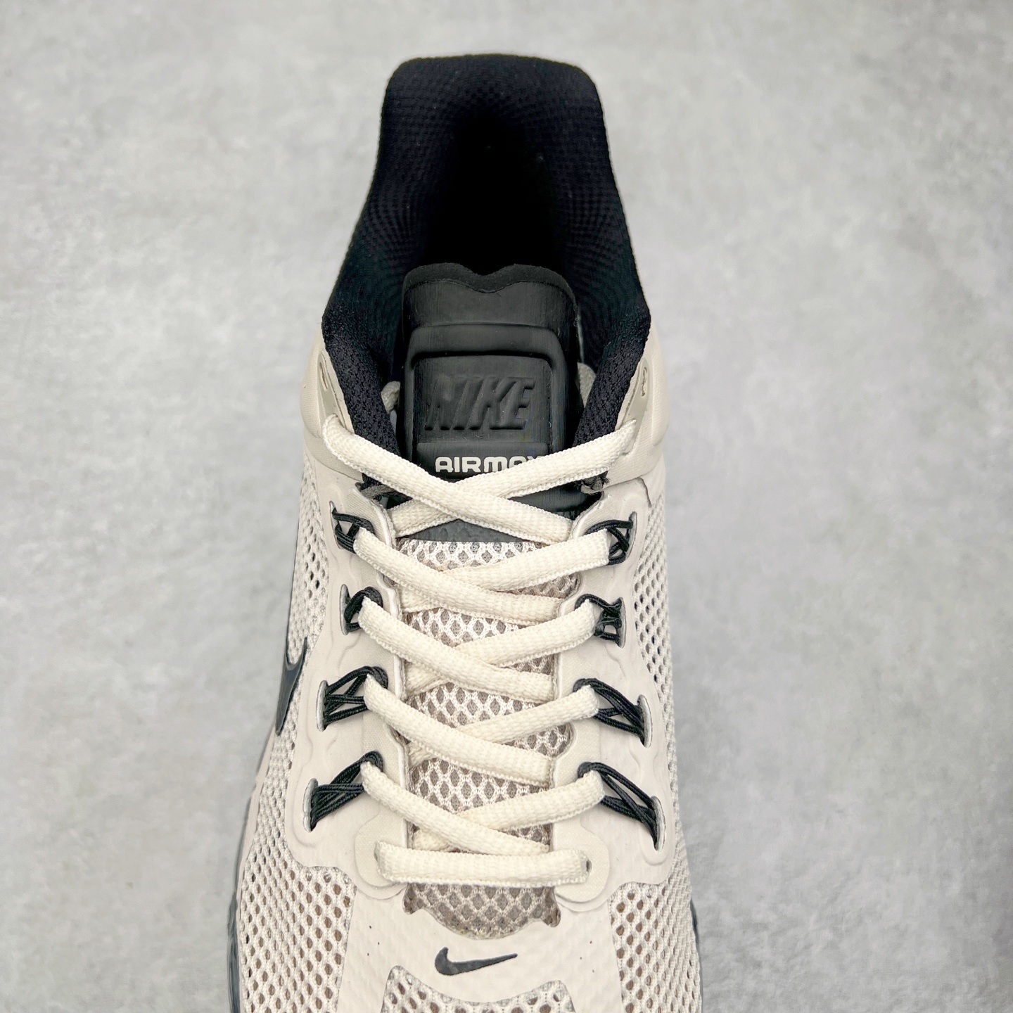 图片[5]-＃纯原 NK Air Max 2013 经典舒适时尚耐磨透气低帮气垫跑步鞋 FZ3156-008 携时尚设计闪亮回归 出众有型 采用网眼布细节和运动风无缝覆面 助你保持清爽感受 塑就焕新造型 经典 Flywire 设计搭配经典全掌型 Max Air 缓震配置 缔造出众舒适感和支撑效果实拍调校N版已经零色差零失真 百分百还原实物色彩所见即所得 不存在货不对板色差等低级问题 选购参考实物拍摄 不混卖不参货 只用心做好货严格选品 承诺混一赔十 尺码：35.5 36 36.5 37.5 38 38.5 39 40 40.5 41 42 42.5 43 44 44.5 45 46 46.5-选品中心