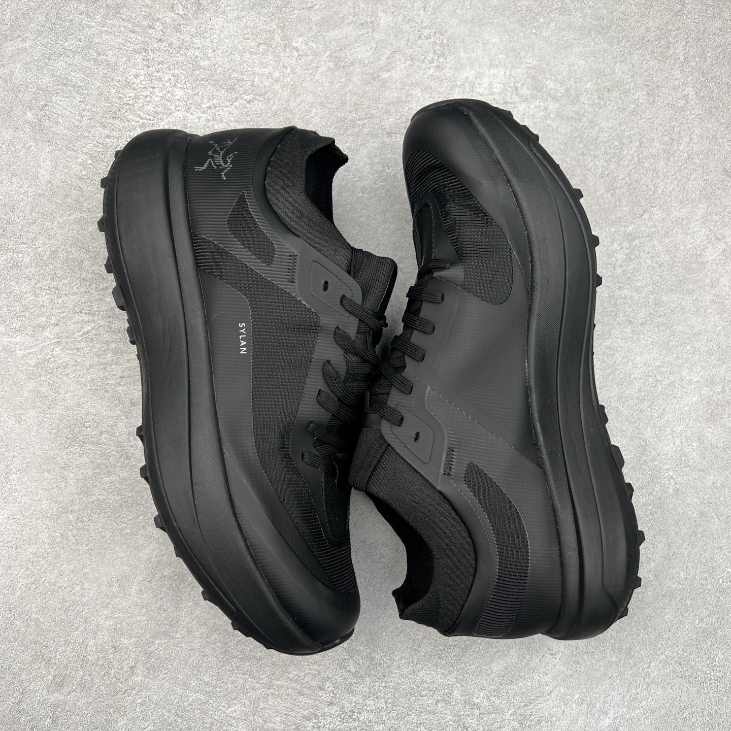 图片[3]-＃HP Arcteryx SYLAN 始祖鸟户外防水透气低帮徒步登山鞋 Arcteryx中文名始祖鸟 加拿大户外服饰品牌 1989年创立于加拿大温哥华 始祖鸟来自加拿大海岸山脉 植根高山的专业户外品牌 始终秉承对精湛设计和工艺孜孜以求的准则 从1989年创立至今 Arcteryx始终不断在产品设计与做工上不惜工本 以满足始祖鸟的标准 品质、设计以及精简的理念造就了其良好的性能 并能满足严苛环境下的使用需求 尺码：39 40 41 42 43 44 45-选品中心