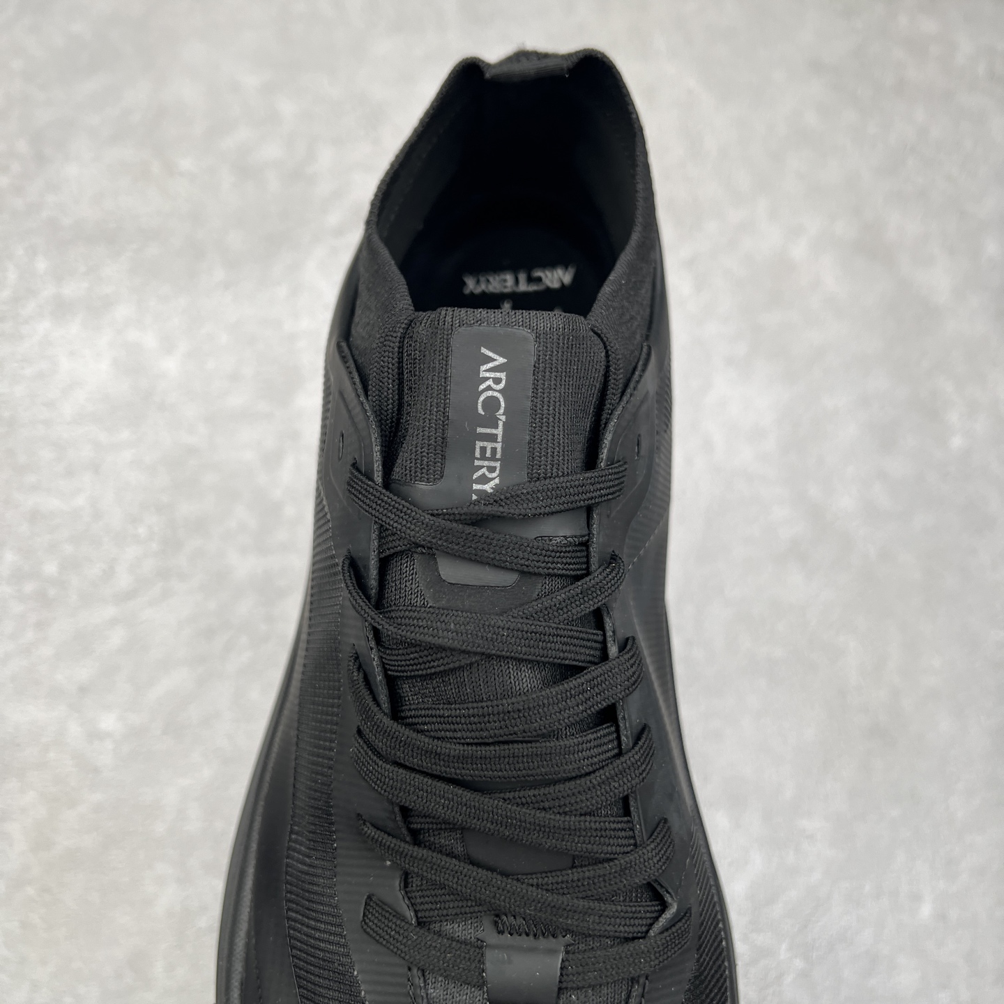 图片[5]-＃HP Arcteryx SYLAN 始祖鸟户外防水透气低帮徒步登山鞋 Arcteryx中文名始祖鸟 加拿大户外服饰品牌 1989年创立于加拿大温哥华 始祖鸟来自加拿大海岸山脉 植根高山的专业户外品牌 始终秉承对精湛设计和工艺孜孜以求的准则 从1989年创立至今 Arcteryx始终不断在产品设计与做工上不惜工本 以满足始祖鸟的标准 品质、设计以及精简的理念造就了其良好的性能 并能满足严苛环境下的使用需求 尺码：39 40 41 42 43 44 45-选品中心