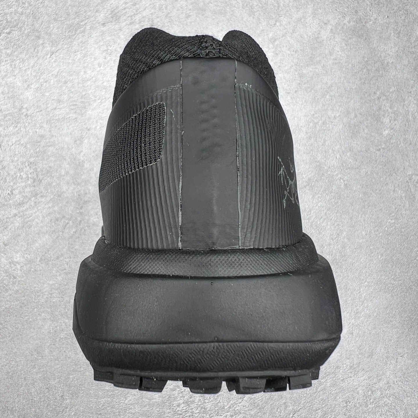 图片[8]-＃HP Arcteryx SYLAN 始祖鸟户外防水透气低帮徒步登山鞋 Arcteryx中文名始祖鸟 加拿大户外服饰品牌 1989年创立于加拿大温哥华 始祖鸟来自加拿大海岸山脉 植根高山的专业户外品牌 始终秉承对精湛设计和工艺孜孜以求的准则 从1989年创立至今 Arcteryx始终不断在产品设计与做工上不惜工本 以满足始祖鸟的标准 品质、设计以及精简的理念造就了其良好的性能 并能满足严苛环境下的使用需求 尺码：39 40 41 42 43 44 45-选品中心