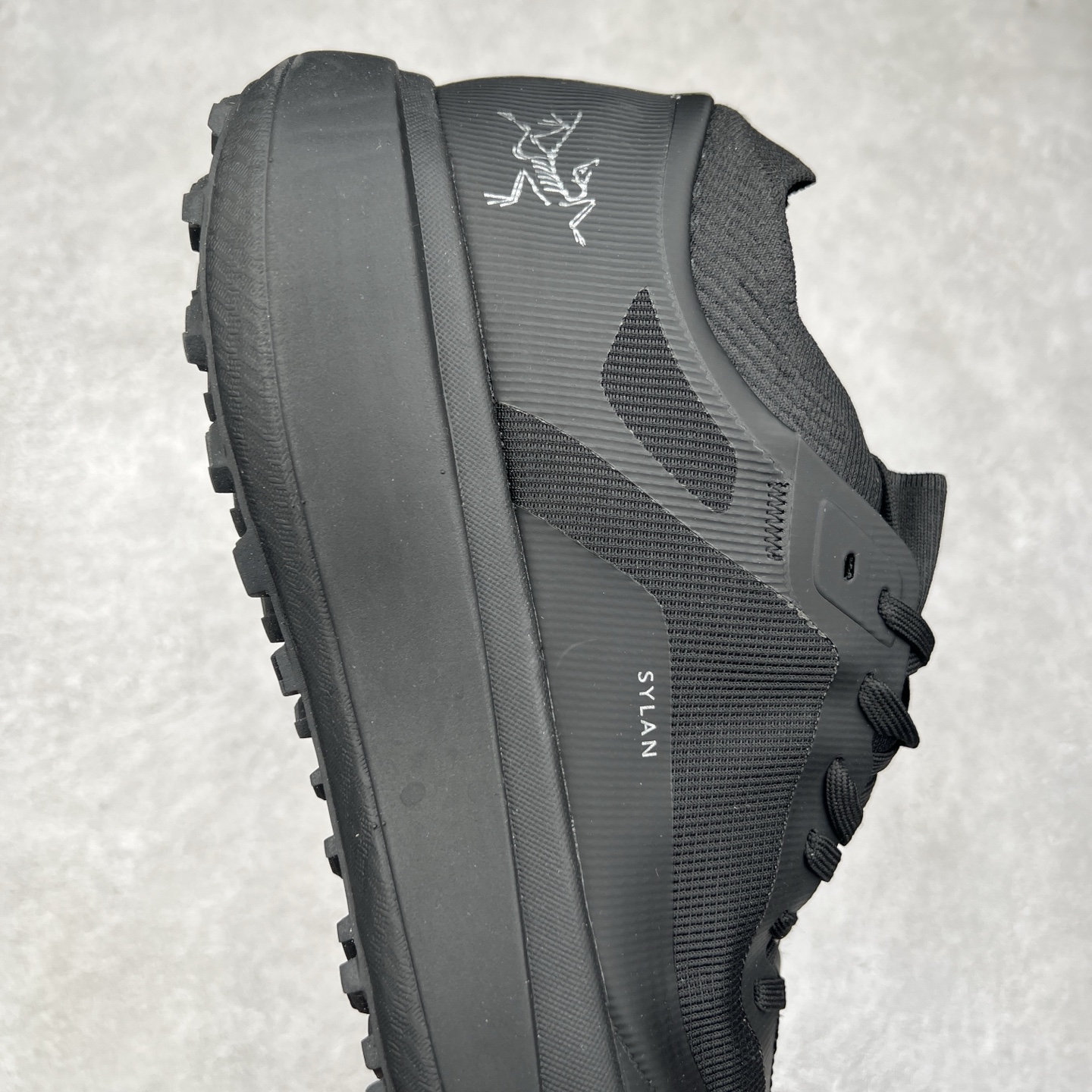 图片[6]-＃HP Arcteryx SYLAN 始祖鸟户外防水透气低帮徒步登山鞋 Arcteryx中文名始祖鸟 加拿大户外服饰品牌 1989年创立于加拿大温哥华 始祖鸟来自加拿大海岸山脉 植根高山的专业户外品牌 始终秉承对精湛设计和工艺孜孜以求的准则 从1989年创立至今 Arcteryx始终不断在产品设计与做工上不惜工本 以满足始祖鸟的标准 品质、设计以及精简的理念造就了其良好的性能 并能满足严苛环境下的使用需求 尺码：39 40 41 42 43 44 45-选品中心