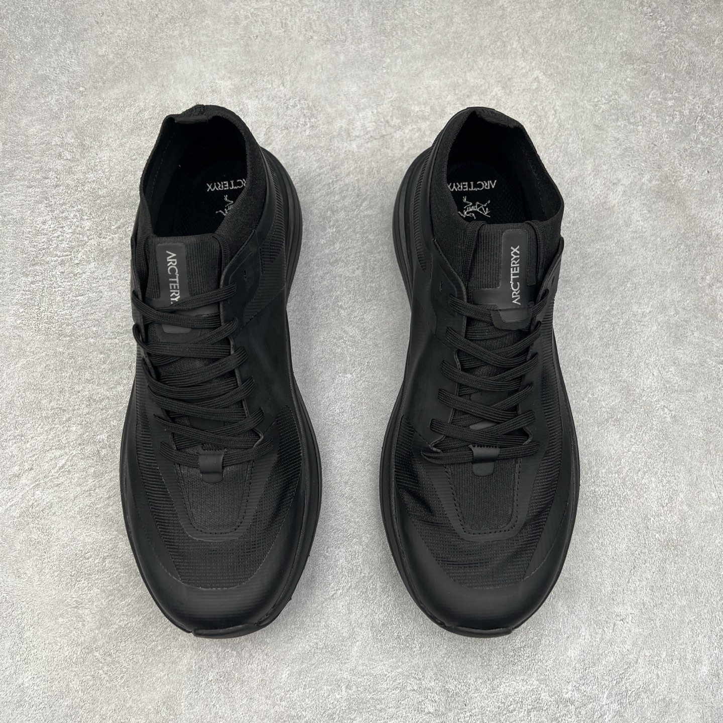 图片[2]-＃HP Arcteryx SYLAN 始祖鸟户外防水透气低帮徒步登山鞋 Arcteryx中文名始祖鸟 加拿大户外服饰品牌 1989年创立于加拿大温哥华 始祖鸟来自加拿大海岸山脉 植根高山的专业户外品牌 始终秉承对精湛设计和工艺孜孜以求的准则 从1989年创立至今 Arcteryx始终不断在产品设计与做工上不惜工本 以满足始祖鸟的标准 品质、设计以及精简的理念造就了其良好的性能 并能满足严苛环境下的使用需求 尺码：39 40 41 42 43 44 45-选品中心