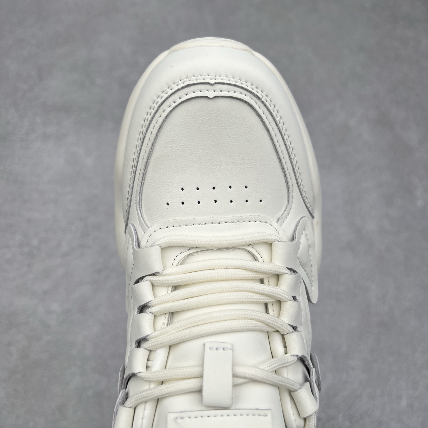 图片[4]-GG-CC Chunky Low白鹿同款独星球 2024新款GGCC低帮复古厚底增高老爹鞋 时髦look轻松定格 不费力展现率性氛围 原版正确大底 高档银盒 酷帅机能风不规则设计大底 8CM 增高厚底 大长腿既视感轻松拿捏 货号：G24X9833 尺码：35 36 37 38 39 40-选品中心