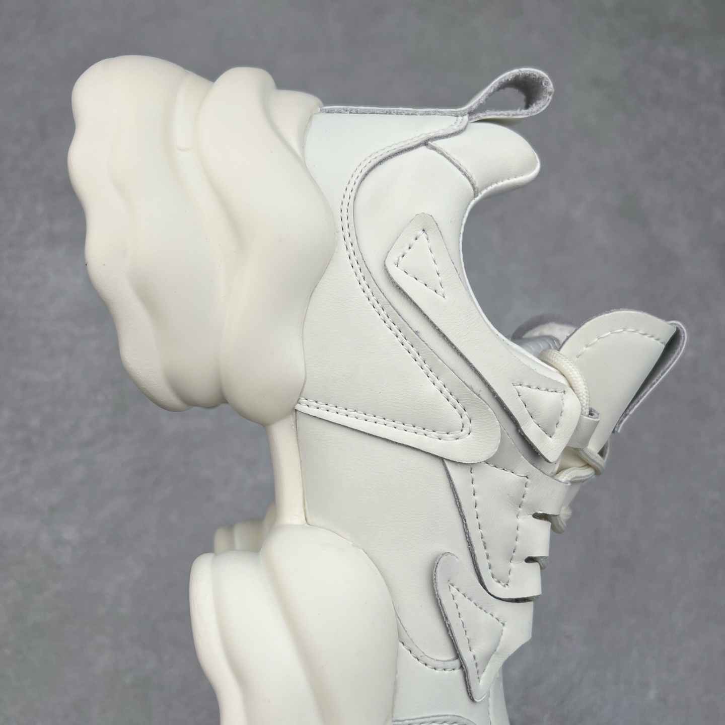 图片[6]-GG-CC Chunky Low白鹿同款独星球 2024新款GGCC低帮复古厚底增高老爹鞋 时髦look轻松定格 不费力展现率性氛围 原版正确大底 高档银盒 酷帅机能风不规则设计大底 8CM 增高厚底 大长腿既视感轻松拿捏 货号：G24X9833 尺码：35 36 37 38 39 40-选品中心