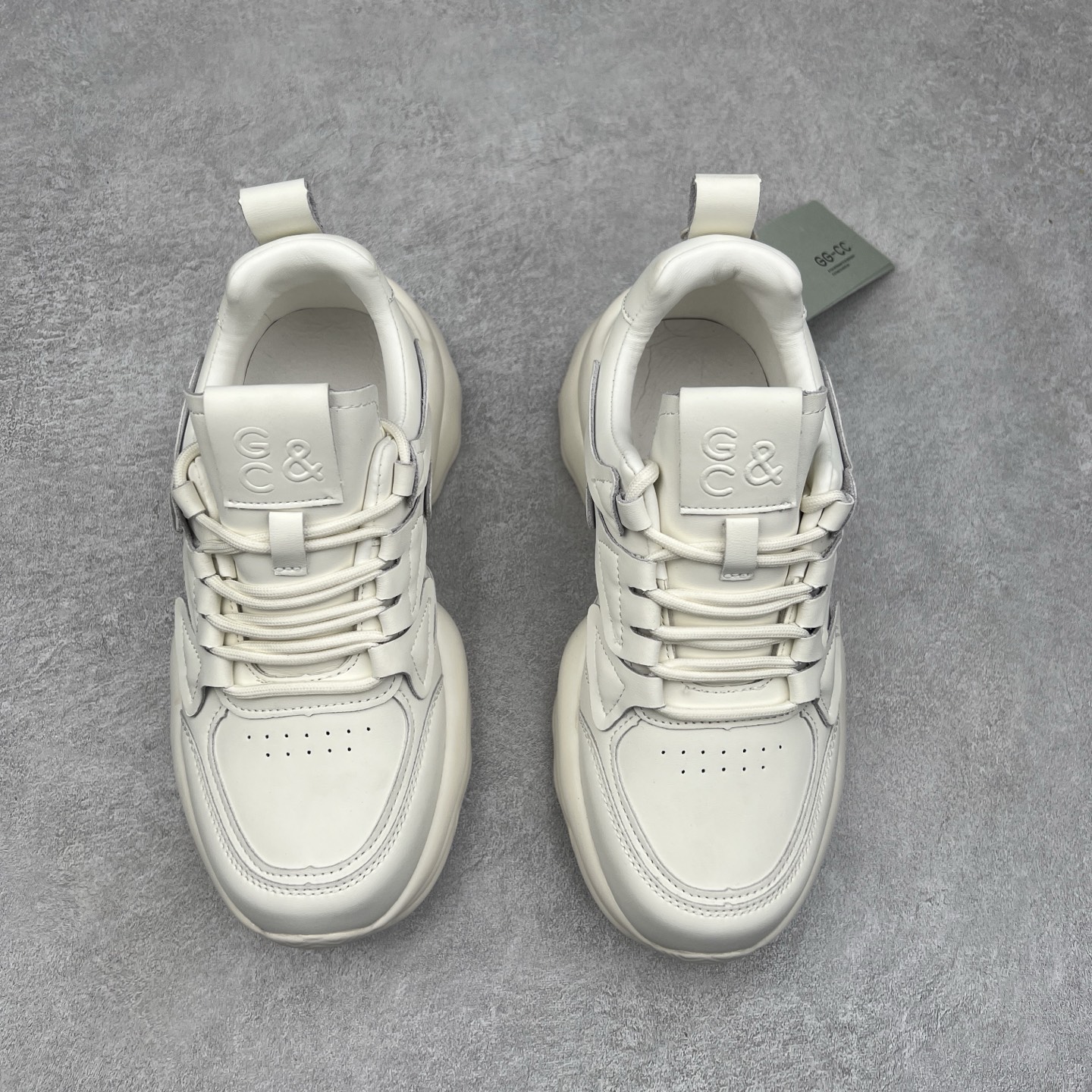 图片[2]-GG-CC Chunky Low白鹿同款独星球 2024新款GGCC低帮复古厚底增高老爹鞋 时髦look轻松定格 不费力展现率性氛围 原版正确大底 高档银盒 酷帅机能风不规则设计大底 8CM 增高厚底 大长腿既视感轻松拿捏 货号：G24X9833 尺码：35 36 37 38 39 40-选品中心
