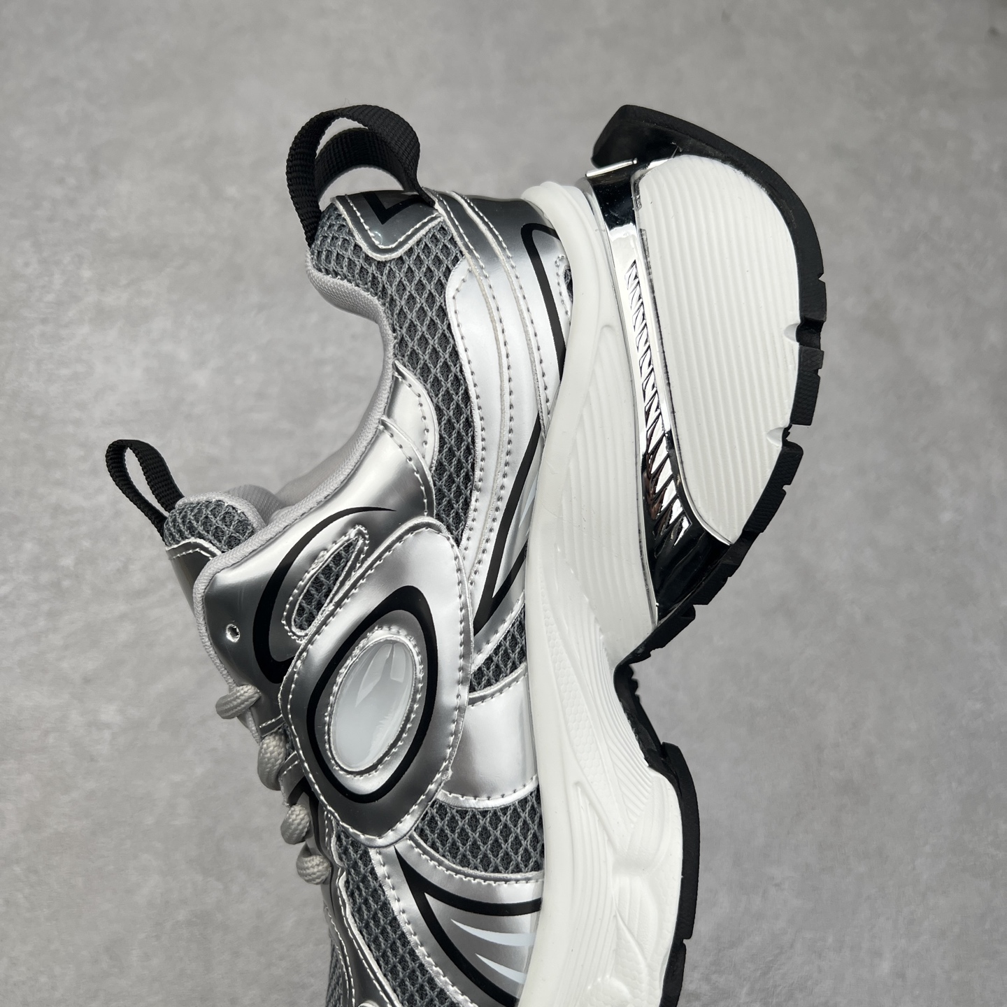 图片[7]-GG-CC Chunky Low白鹿同款独星球 2024新款GGCC低帮复古厚底增高老爹鞋 时髦look轻松定格 不费力展现率性氛围 原版正确大底 高档银盒 酷帅机能风不规则设计大底 8CM 增高厚底 大长腿既视感轻松拿捏 货号：G24X9833 尺码：35 36 37 38 39 40-选品中心