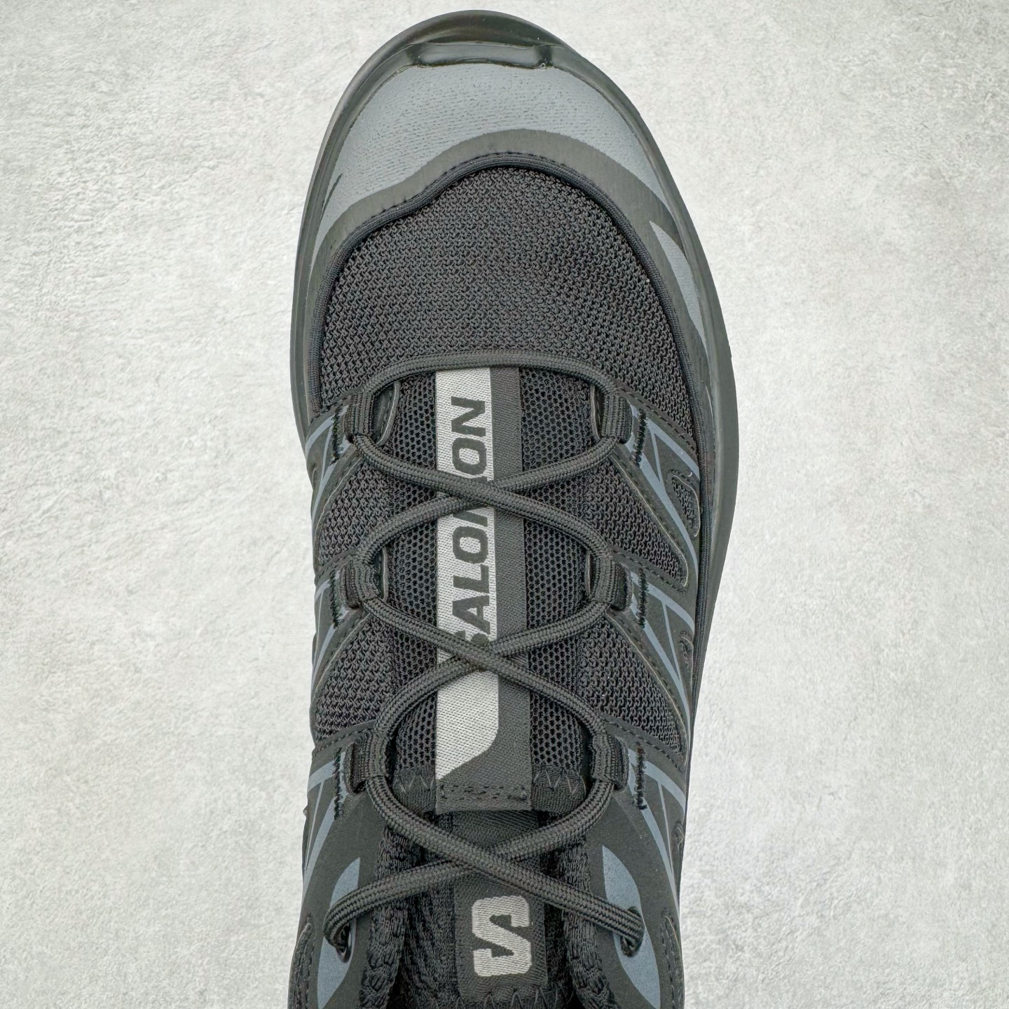 图片[4]-Comme des Garçons x SALOMON SR811 Leather Platform CDG联名萨洛蒙防滑耐磨低帮运动休闲鞋老爹鞋 纯原外贸平台特供订单 全套原纸板楦头开发 原厂特供网布配套加持 确保原汁原味 完美呈现版型 原档数据独家私模大底 原装Ortholite轻量化鞋垫 中底布带钢印编号 原厂TPU锁扣 进口港宝加持 后跟自然饱满 还原公司包裹性 穿着者可以轻松驾驭户外与通勤下的任何运动生活场景 无缝鞋身户外随意纵横 颜值与脚感兼备 出街通勤 绝对非常吸睛 你值得拥有 尺码：36 36.5 37.5 38 38.5 39 40-选品中心