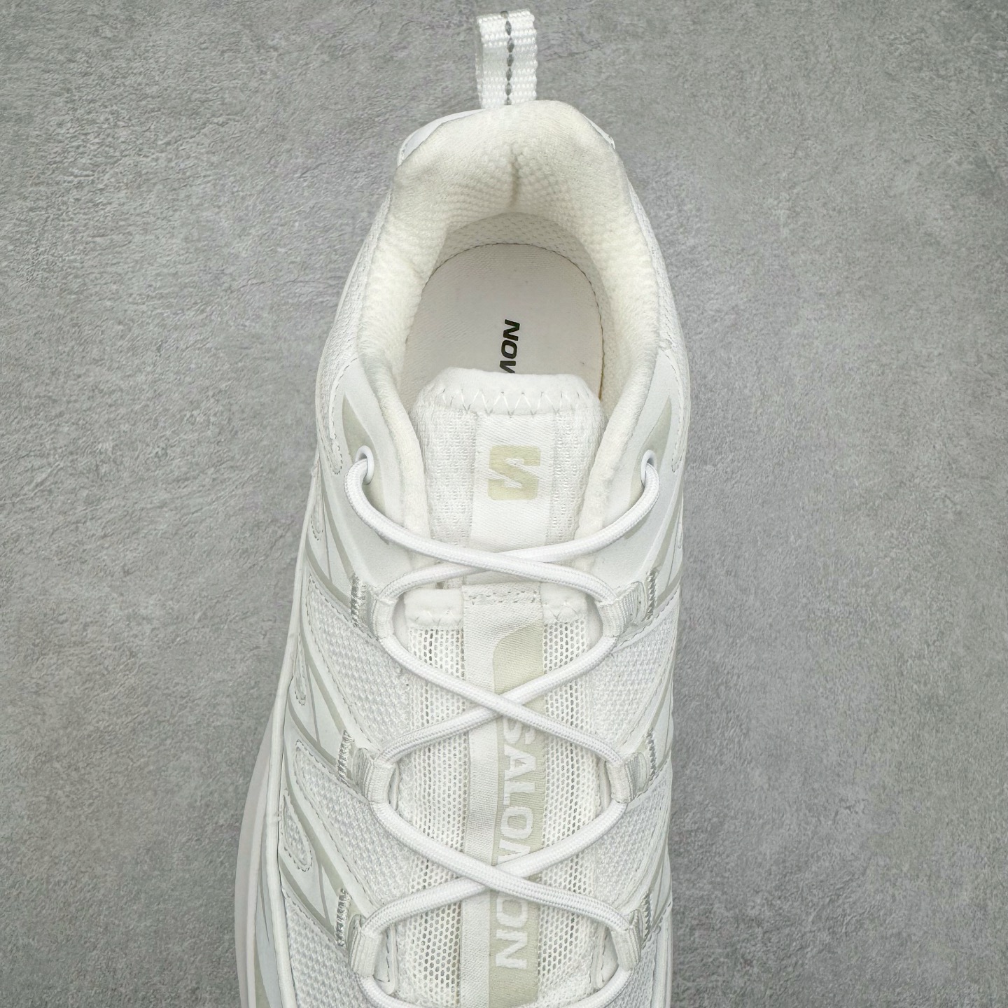 图片[5]-Comme des Garçons x SALOMON SR811 Leather Platform CDG联名萨洛蒙防滑耐磨低帮运动休闲鞋老爹鞋 纯原外贸平台特供订单 全套原纸板楦头开发 原厂特供网布配套加持 确保原汁原味 完美呈现版型 原档数据独家私模大底 原装Ortholite轻量化鞋垫 中底布带钢印编号 原厂TPU锁扣 进口港宝加持 后跟自然饱满 还原公司包裹性 穿着者可以轻松驾驭户外与通勤下的任何运动生活场景 无缝鞋身户外随意纵横 颜值与脚感兼备 出街通勤 绝对非常吸睛 你值得拥有 尺码：36 36.5 37.5 38 38.5 39 40-选品中心