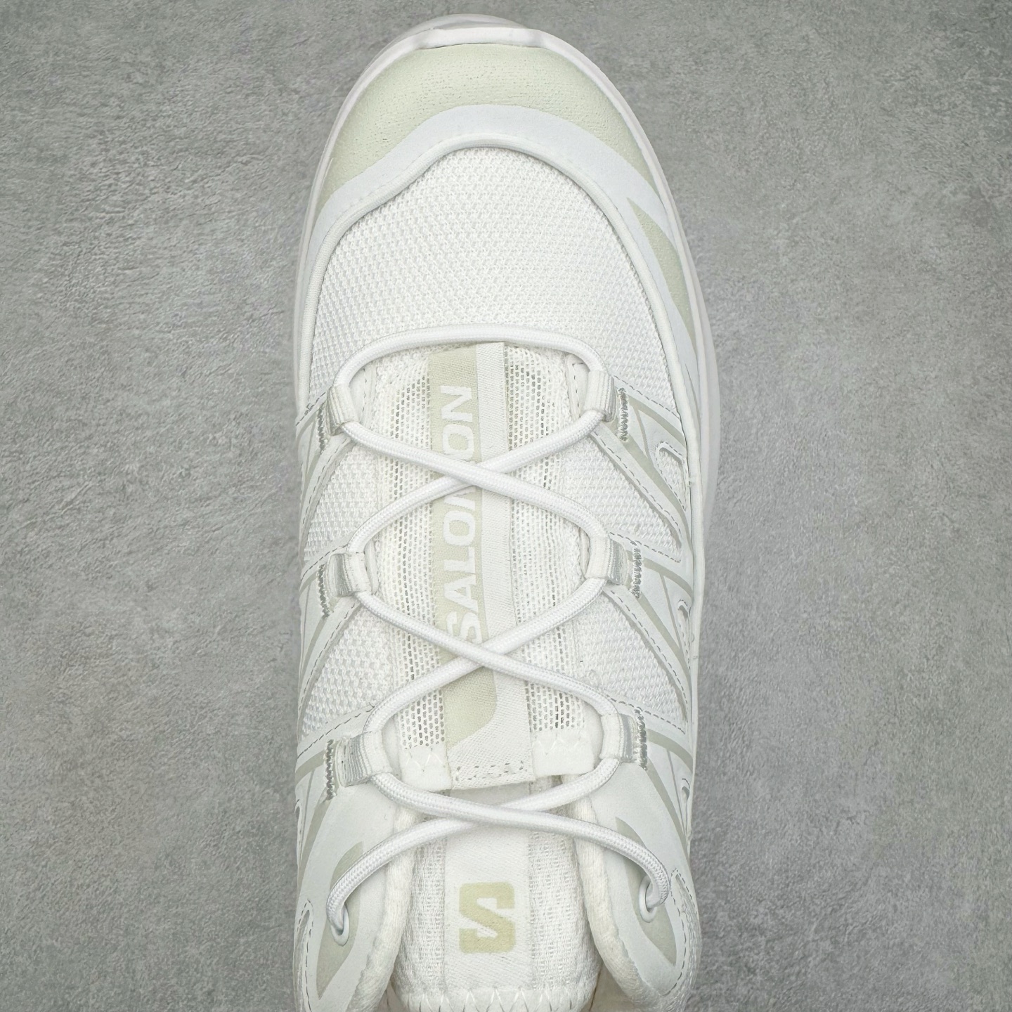 图片[4]-Comme des Garçons x SALOMON SR811 Leather Platform CDG联名萨洛蒙防滑耐磨低帮运动休闲鞋老爹鞋 纯原外贸平台特供订单 全套原纸板楦头开发 原厂特供网布配套加持 确保原汁原味 完美呈现版型 原档数据独家私模大底 原装Ortholite轻量化鞋垫 中底布带钢印编号 原厂TPU锁扣 进口港宝加持 后跟自然饱满 还原公司包裹性 穿着者可以轻松驾驭户外与通勤下的任何运动生活场景 无缝鞋身户外随意纵横 颜值与脚感兼备 出街通勤 绝对非常吸睛 你值得拥有 尺码：36 36.5 37.5 38 38.5 39 40-选品中心