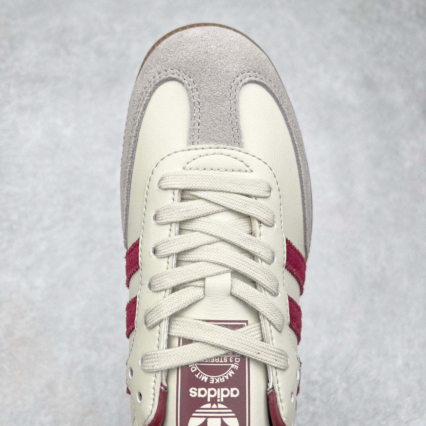 图片[4]-＃纯原福利 AD Original Samba OG 复古经典轻便板鞋 ID1482 正确烫金高频细节 原装纳米超迁皮料 独家私模橡胶大底 原盒原配 正确黑色中底布 这款桑巴鞋展示了高质量的工艺 带有装饰的超锁缝制和无缝的手感 柔软、柔软的皮革造型和标志性的3条纹完成了精致的外观 正规合身鞋带 鞋面上有绒面鞋垫 橡胶鞋底 享受正畸套筒软感 自50年代首次亮相以来就一直在赢得粉丝的青睐 尺码：35.5 36 36.5 37.5 38 38.5 39 40 40.5 41 42 42.5 43 44 44.5 45-选品中心